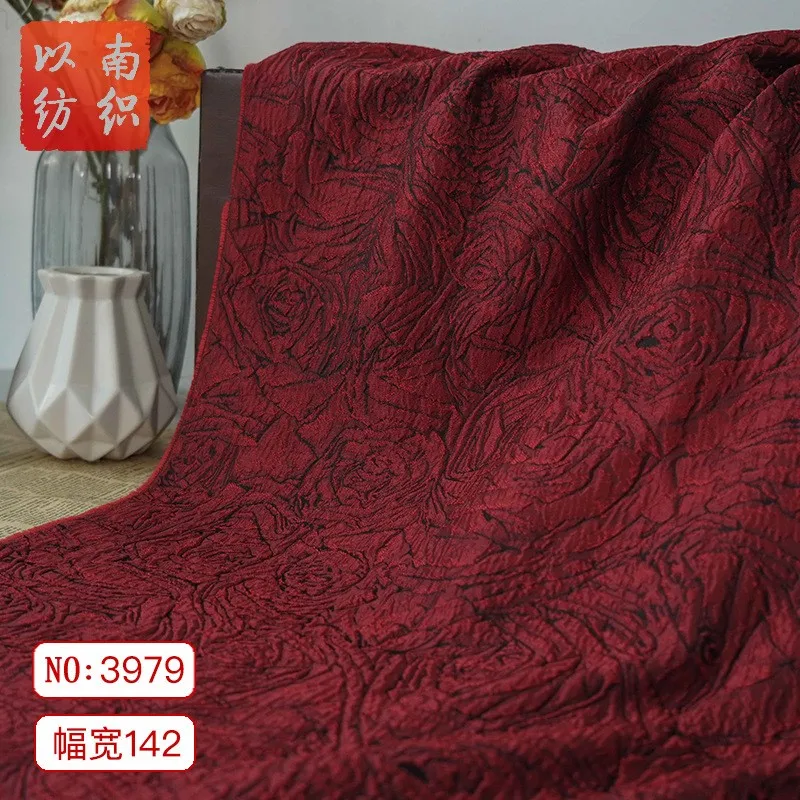 red rose big flowers show white dress jacquard fabric bright cheongsam decoration
red rose big flowers show white dress jacquard fabric bright cheongsam decoration