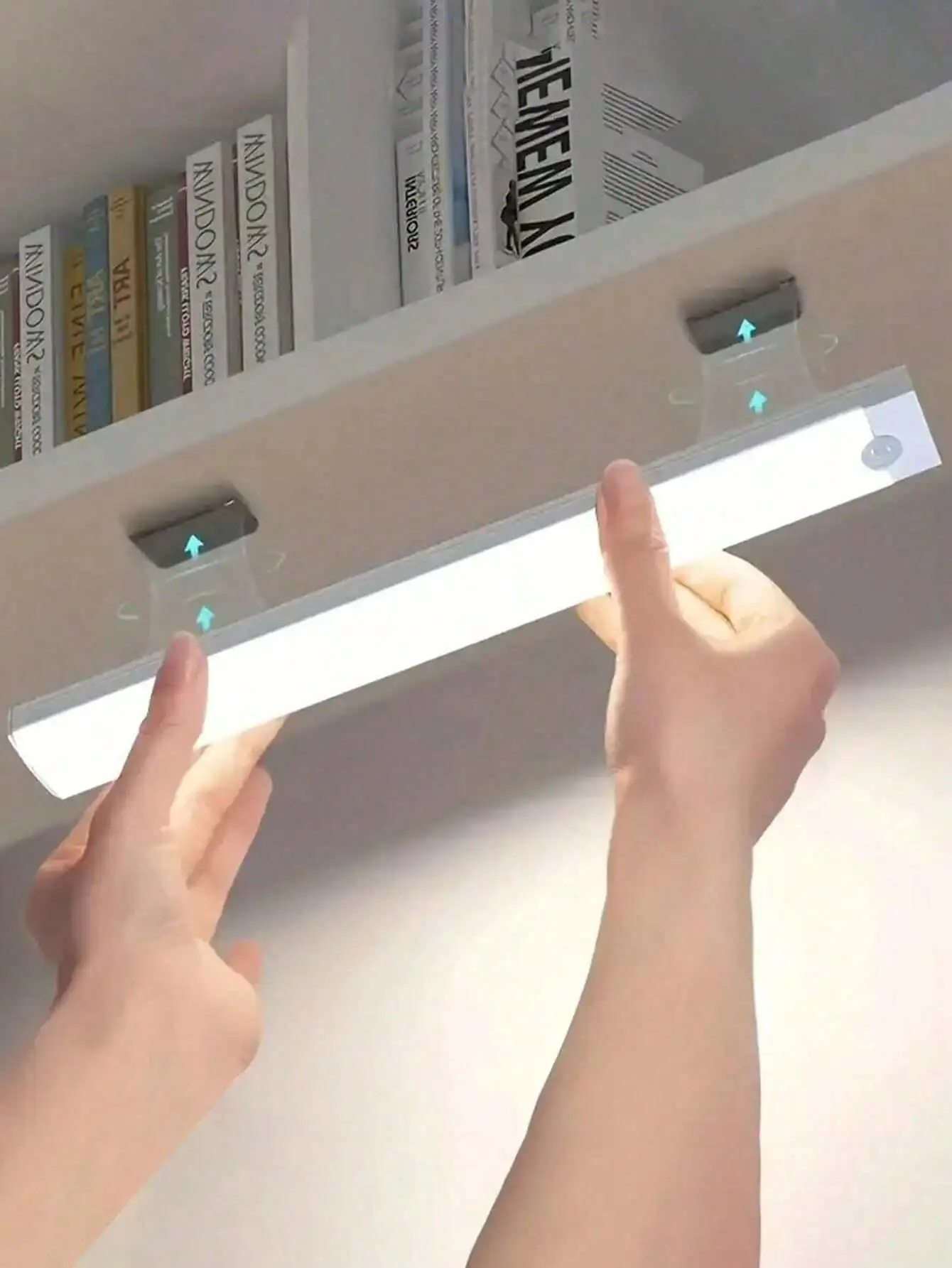 1pc Smart Abstract Design Handheld Night Light With Motion Sensor, Portable And Rechargeable, Strip, Suitable For Hallway, Stai
1pc Smart Abstract Design Handheld Night Light With Motion Sensor, Portable And Rechargeable, Strip, Suitable For Hallway, Stai