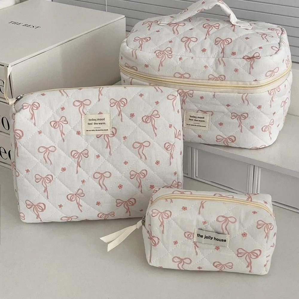 All Match Bowknot Quilted Makeup Bag Large Capacity Soft Toiletry Cosmetic Pouch Ins Multi-function Cosmetic Storage Bag Female
All Match Bowknot Quilted Makeup Bag Large Capacity Soft Toiletry Cosmetic Pouch Ins Multi-function Cosmetic Storage Bag Female