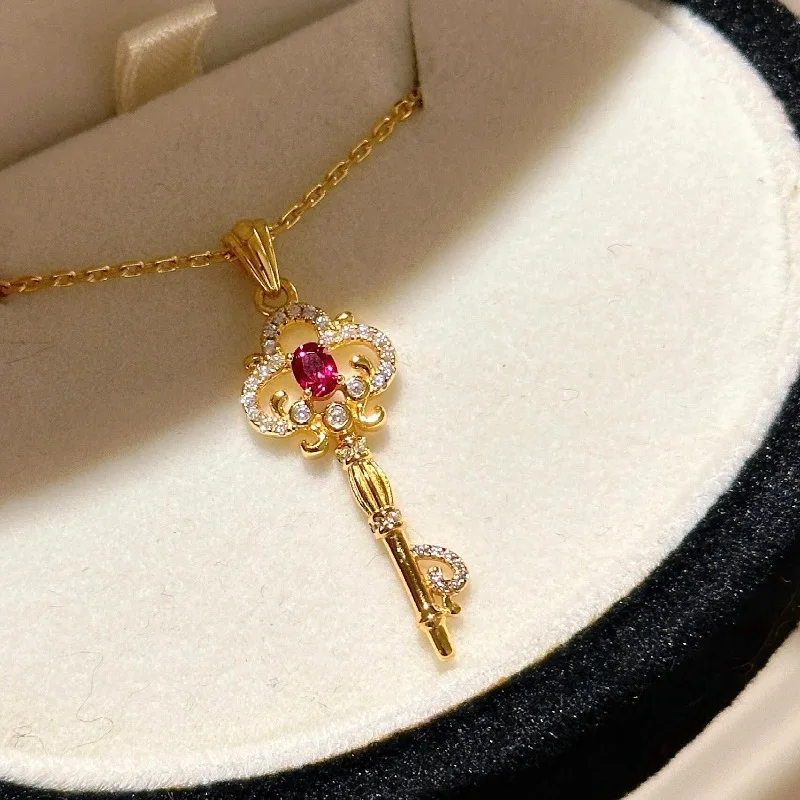 Light luxury high-end retro diamond inlay ruby key necklace fashion pendant exquisite collarbone chain wedding jewelry gift
Light luxury high-end retro diamond inlay ruby key necklace fashion pendant exquisite collarbone chain wedding jewelry gift