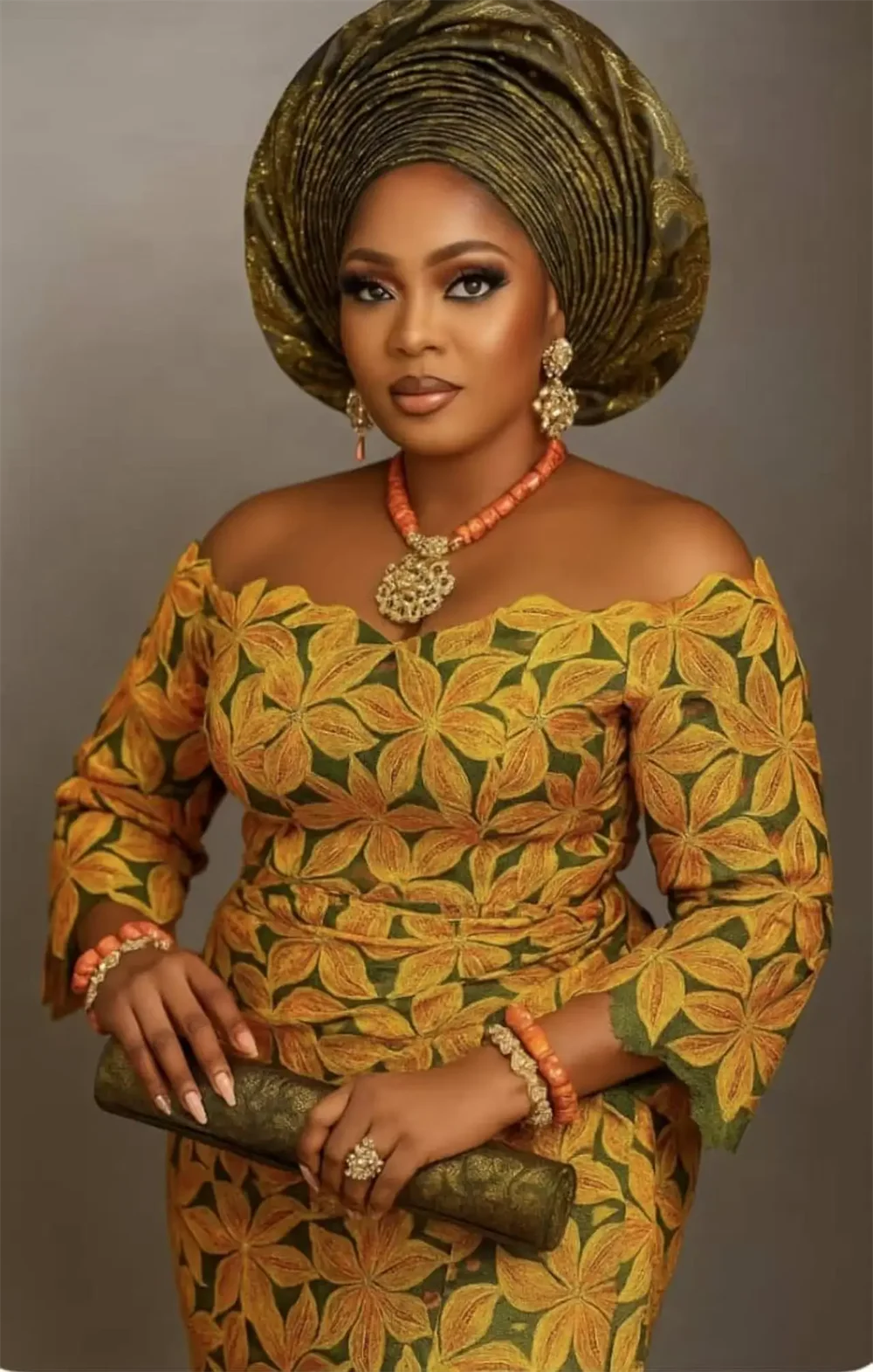 Африканское высококачественное водорастворимое кружево ручной работы с тюлевой кружевной цветочной тканью, французская нигерийская кружевная ткань для шитья свадебного платья
Африканское высококачественное водорастворимое кружево ручной работы с тюлевой кружевной цветочной тканью, французская нигерийская кружевная ткань для шитья свадебного платья