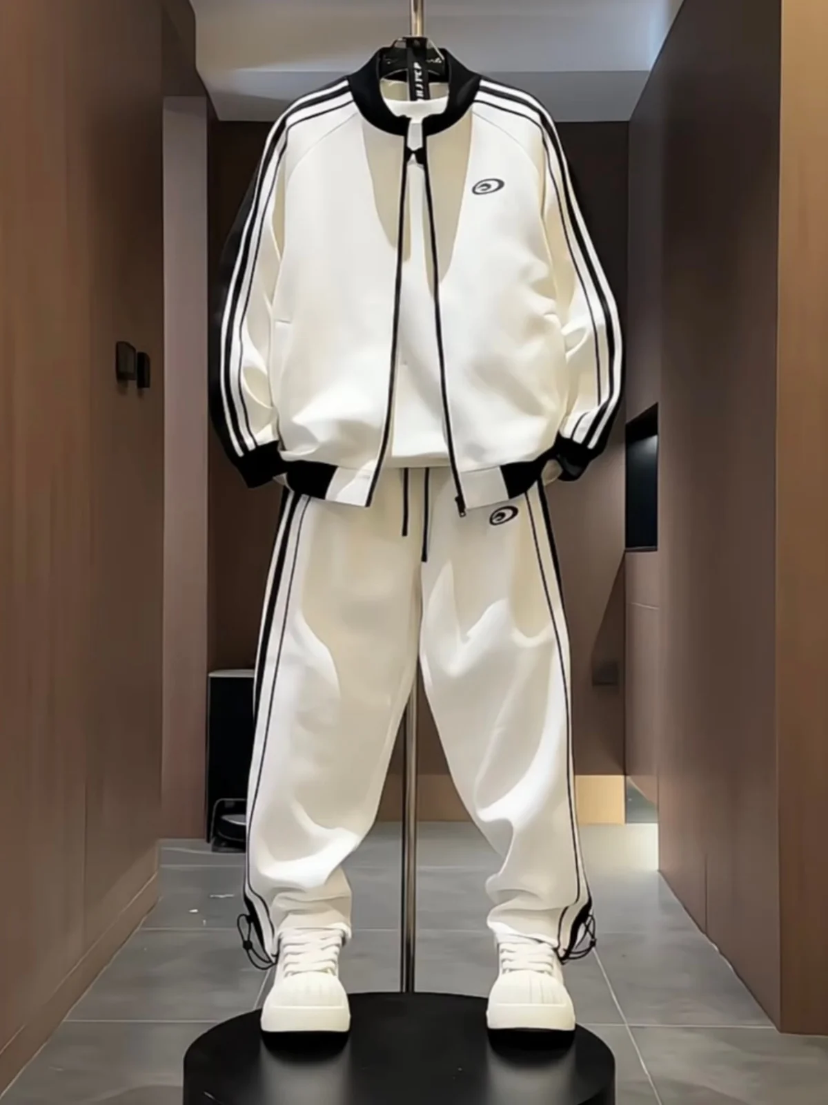 Spring Autumn Stripe Color Block Air Layer Casual Set Couple Collar Jacket Pants Two Piece Set Youth Cotton Polyester Blend
Spring Autumn Stripe Color Block Air Layer Casual Set Couple Collar Jacket Pants Two Piece Set Youth Cotton Polyester Blend