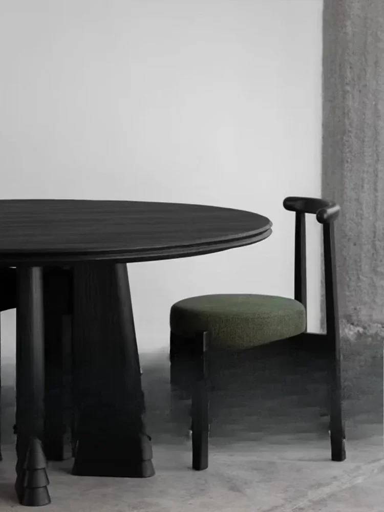 Household Round Solid Ash Wood Dining Table French Medieval Black Coffee Table
Household Round Solid Ash Wood Dining Table French Medieval Black Coffee Table