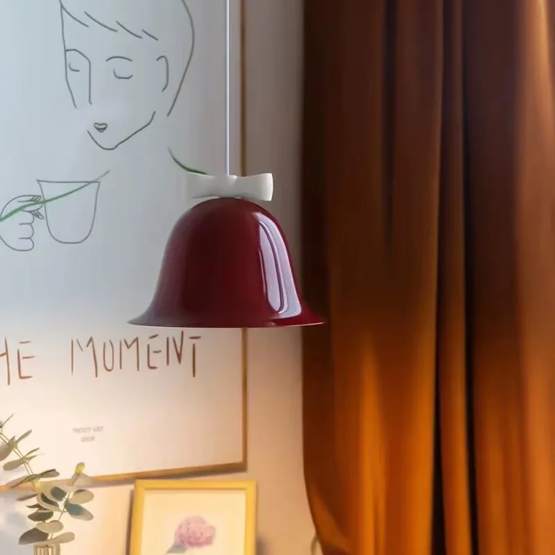 Ваби-саби кремовый стиль скандинавский ресторанный светильник средневековый B & B эркер бар длинная линия простой прикроватный колокольчик креативная маленькая люстра
Ваби-саби кремовый стиль скандинавский ресторанный светильник средневековый B & B эркер бар длинная линия простой прикроватный колокольчик креативная маленькая люстра