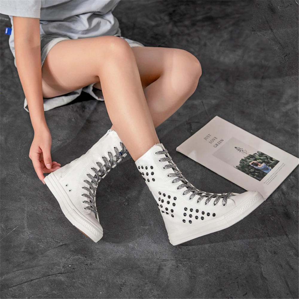 Spring new medium-sized color lace-up side zipper riveted canvas shoes casual soft sole inner heightening large size women shoes
Spring new medium-sized color lace-up side zipper riveted canvas shoes casual soft sole inner heightening large size women shoes