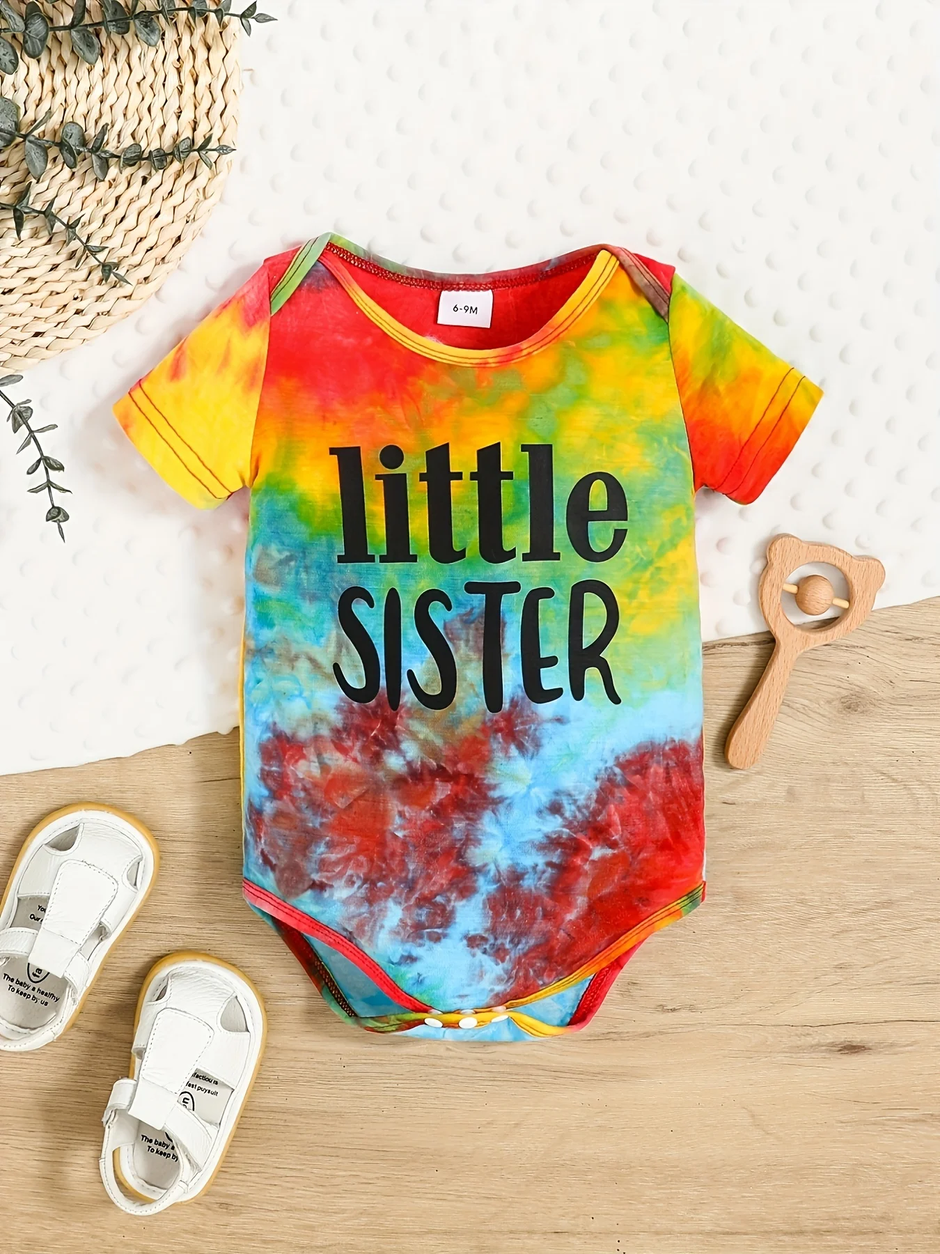 Комбинезон унисекс с радужным принтом тай-дай «Маленькая сестра» и черными надписями Детский комбинезон Черный детский комбинезон с надписями
Комбинезон унисекс с радужным принтом тай-дай «Маленькая сестра» и черными надписями Детский комбинезон Черный детский комбинезон с надписями