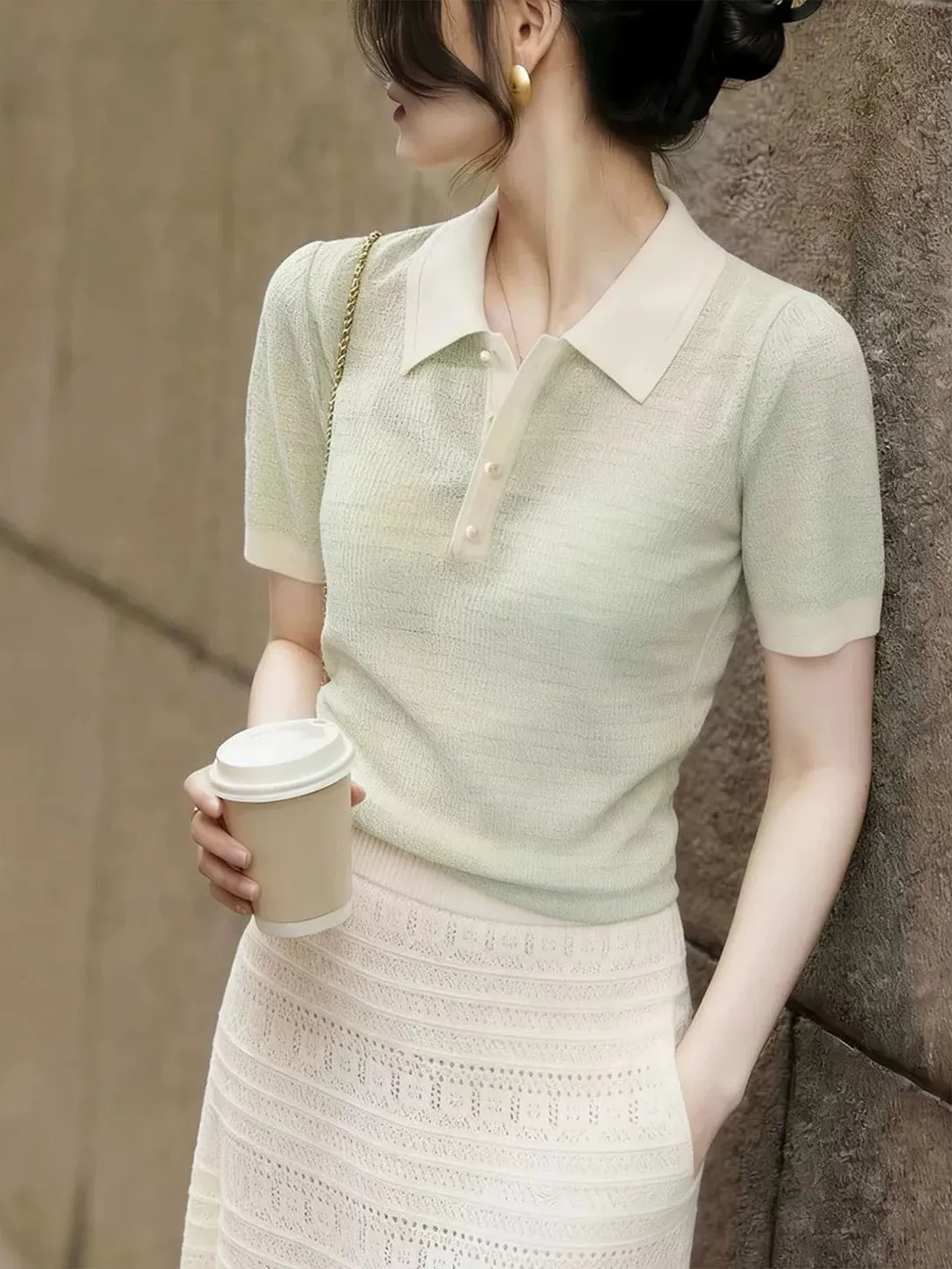 Skin-friendly Simple -neck Half-open Knitwear Lazy Style Korean Version Comfortable Summer Top Short Sleeve Pure Color
Skin-friendly Simple -neck Half-open Knitwear Lazy Style Korean Version Comfortable Summer Top Short Sleeve Pure Color