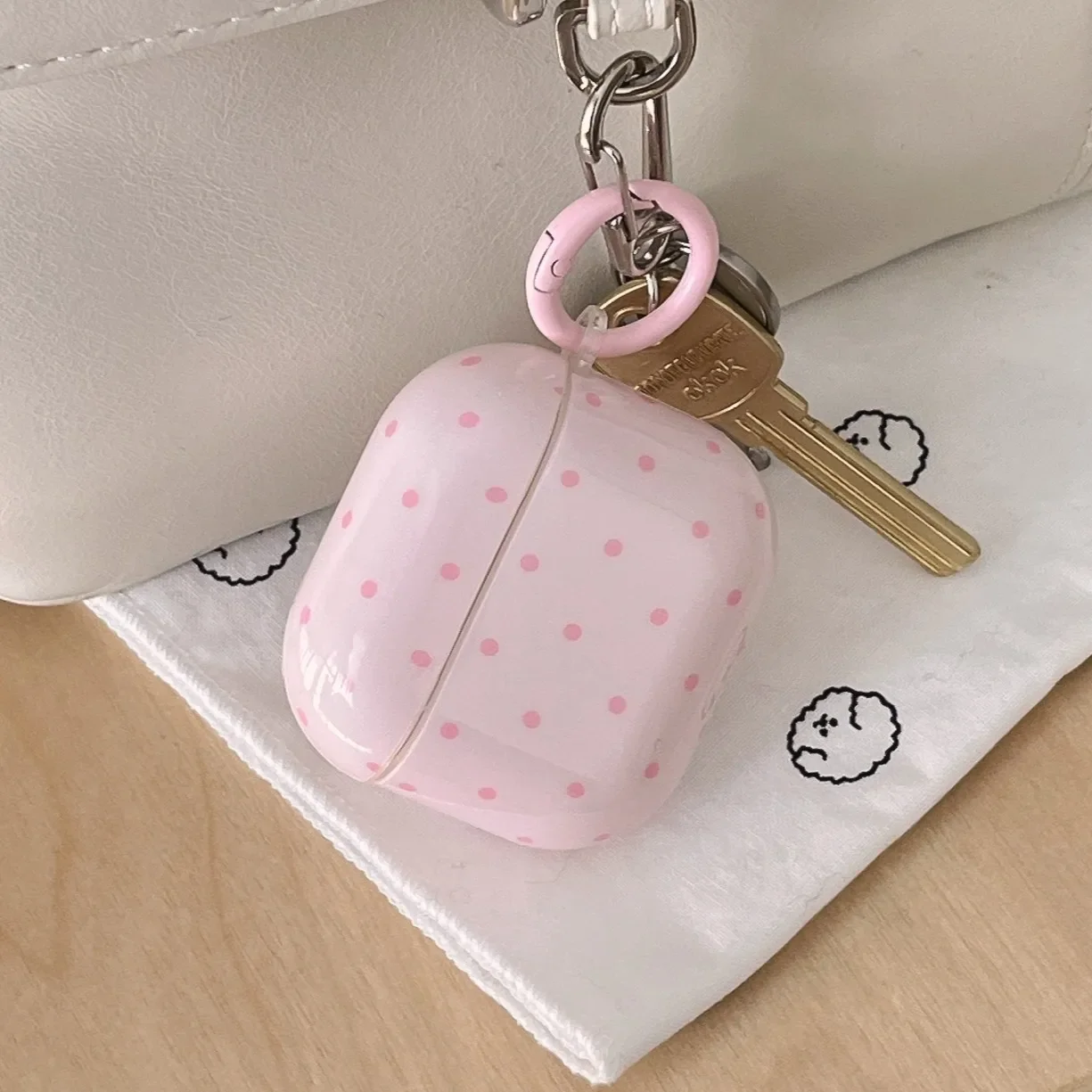For AirPods 4 1 2 For AirPods 3 Simple Fresh Pink Mint Green Silicone Case For AirPods Pro 2 2nd Earphone whith Cute Bow Pendant
For AirPods 4 1 2 For AirPods 3 Simple Fresh Pink Mint Green Silicone Case For AirPods Pro 2 2nd Earphone whith Cute Bow Pendant