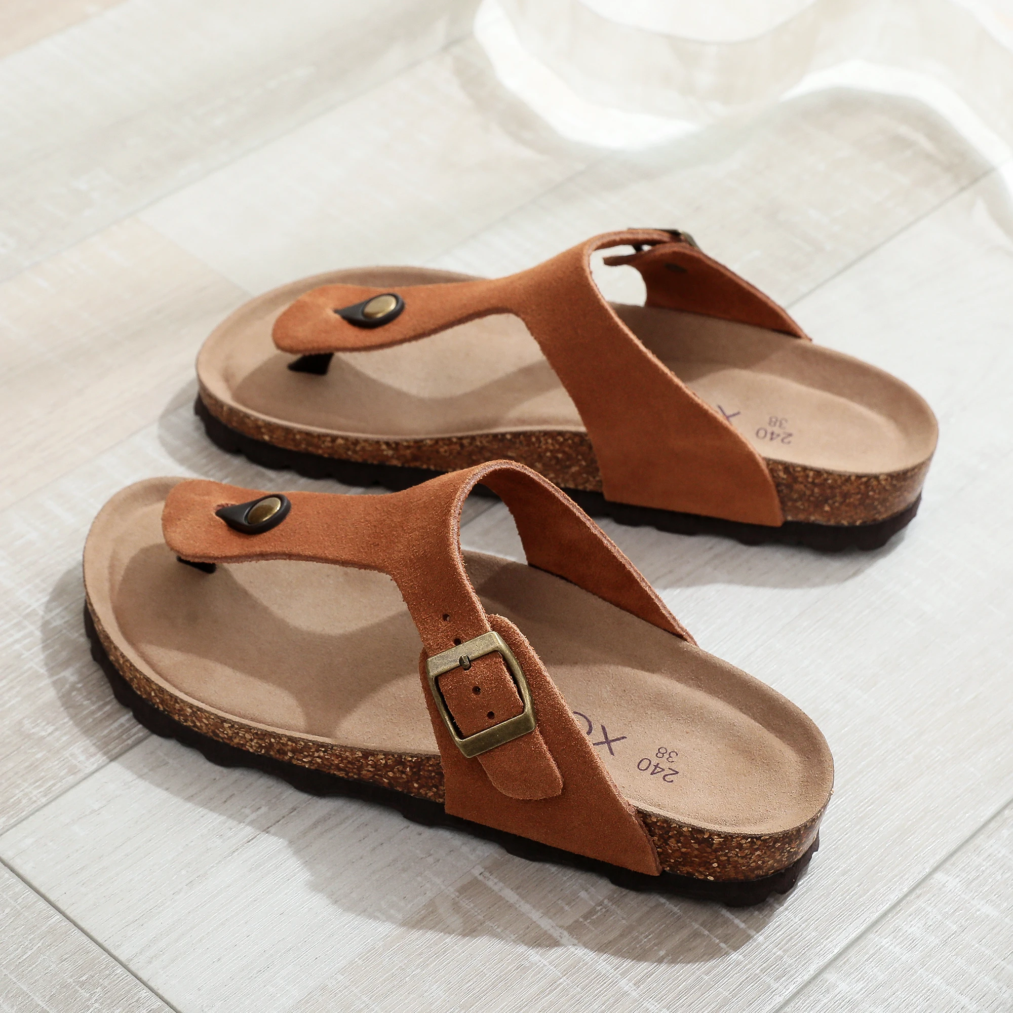 New Summer Cork Footbed Genuine Leather Flip Flops Casual Men Women Non-slip Cork Slippers Slides Shoes
New Summer Cork Footbed Genuine Leather Flip Flops Casual Men Women Non-slip Cork Slippers Slides Shoes