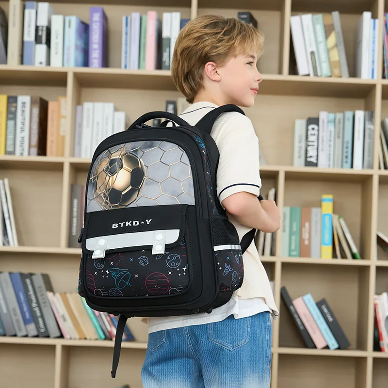 New hot-selling cartoon children's schoolbag printed backpack cool lomi boys and girls burden reduction backpack
New hot-selling cartoon children's schoolbag printed backpack cool lomi boys and girls burden reduction backpack