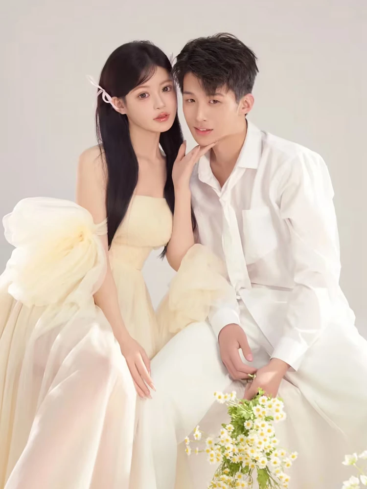 2026 New Couple Studio Korean Style Light Wedding Dress Bouquet Theme Photography Simple Artistic Clothing
2026 New Couple Studio Korean Style Light Wedding Dress Bouquet Theme Photography Simple Artistic Clothing