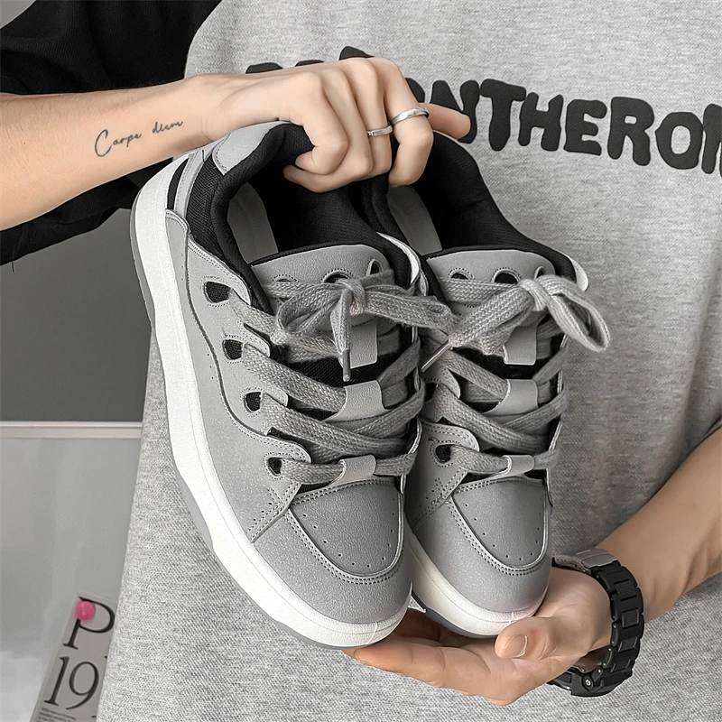  2025 Модные мужские туфли для скейтбординга — крутой уличный стиль, американский дизайн в стиле ретро, толстая подошва, повседневные и многофункциональные
2025 Модные мужские туфли для скейтбординга — крутой уличный стиль, американский дизайн в стиле ретро, толстая подошва, повседневные и многофункциональные