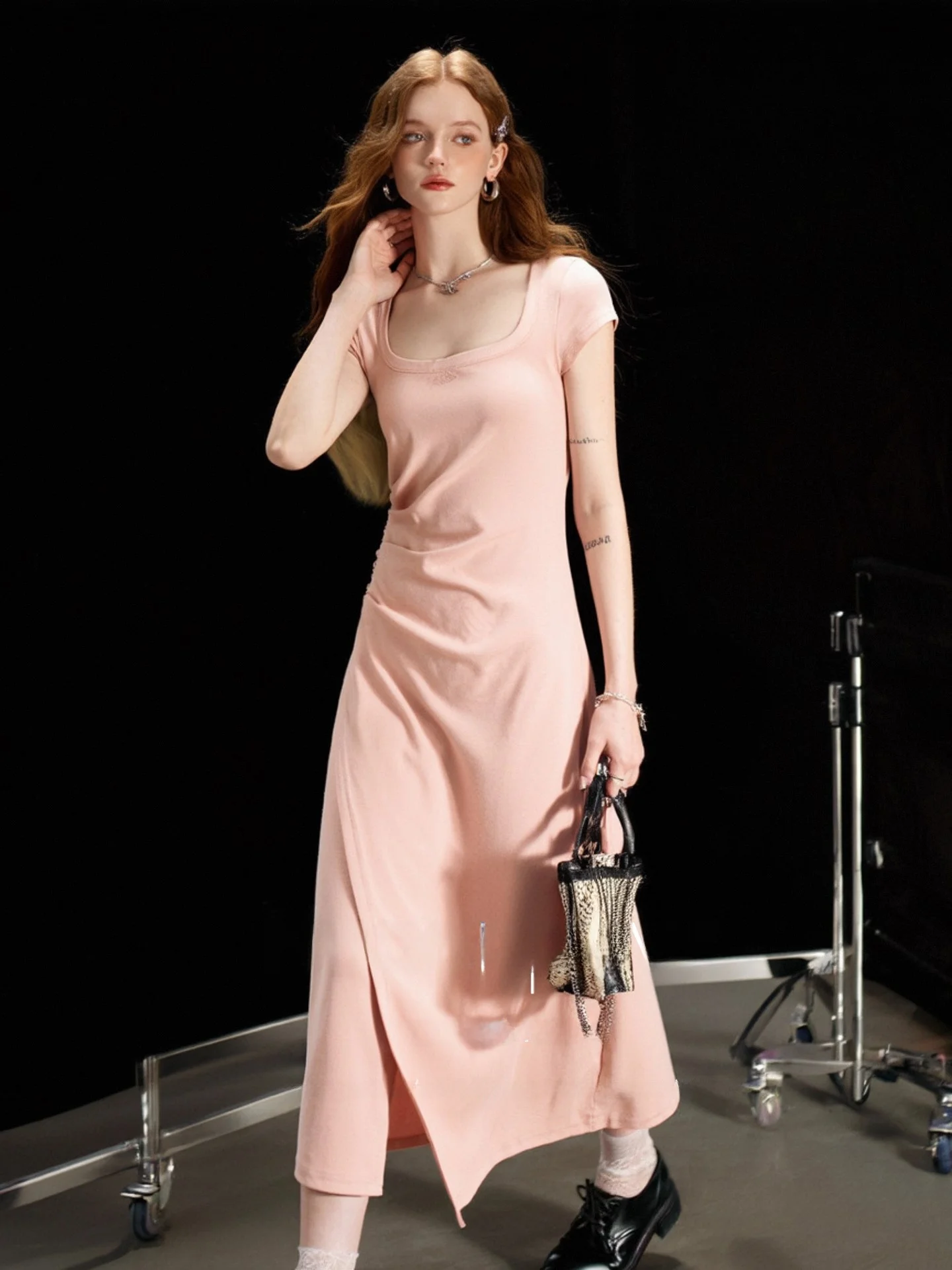 Huaappuw U-neck Slim Fit Dress Summer New Style Pleated Waist Cinch Simple Split T-shirt Dress French Style Splice City Commu...
Huaappuw U-neck Slim Fit Dress Summer New Style Pleated Waist Cinch Simple Split T-shirt Dress French Style Splice City Commu...