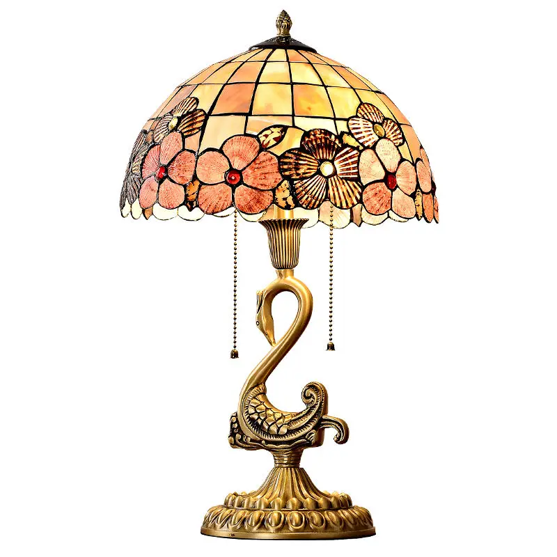 American Desk Lamp Bedside Lamp Bedroom Living Room Luxury High-end Luxury Pastoral European Retro Pure Copper Shell
American Desk Lamp Bedside Lamp Bedroom Living Room Luxury High-end Luxury Pastoral European Retro Pure Copper Shell