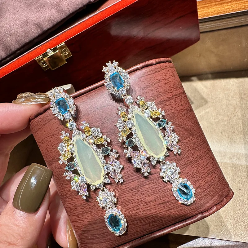 Women Luxury retro colored diamond floral jelly water drop women's fashion earrings
Women Luxury retro colored diamond floral jelly water drop women's fashion earrings