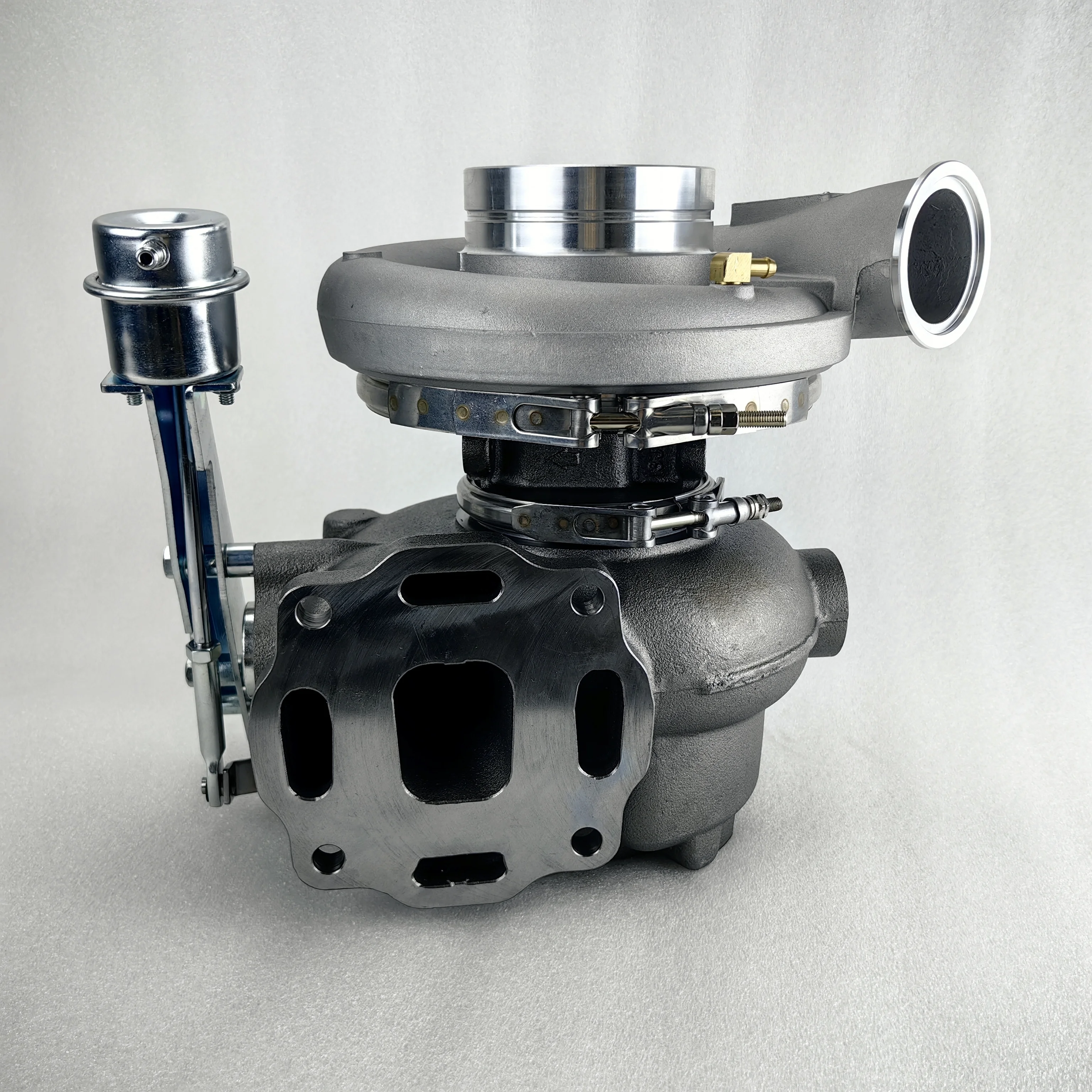 Turbocharger HX55WM 4045102 4045101 8043483 4046140 8046509 8046511 4046142 is suitable for turbochargers Cursor 8 engines
Turbocharger HX55WM 4045102 4045101 8043483 4046140 8046509 8046511 4046142 is suitable for turbochargers Cursor 8 engines