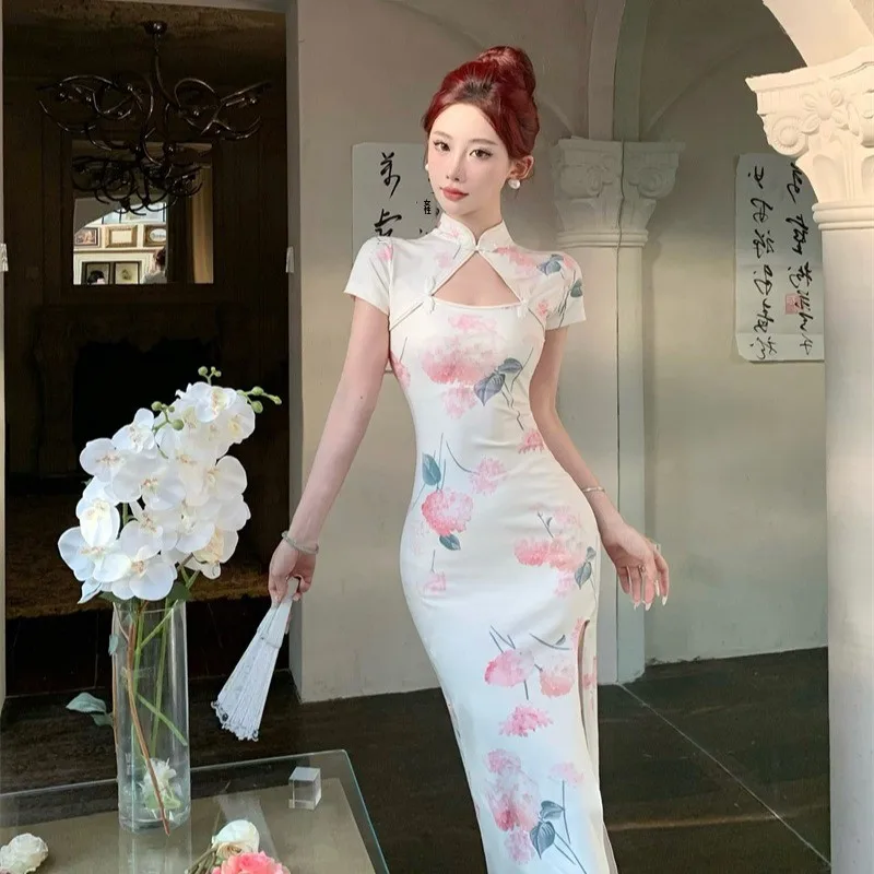 Slimming Effect Vintage Style Long Qipao Dress with Side Slit for Women Short Sleeve Casual Wear Spring New Arrival
Slimming Effect Vintage Style Long Qipao Dress with Side Slit for Women Short Sleeve Casual Wear Spring New Arrival