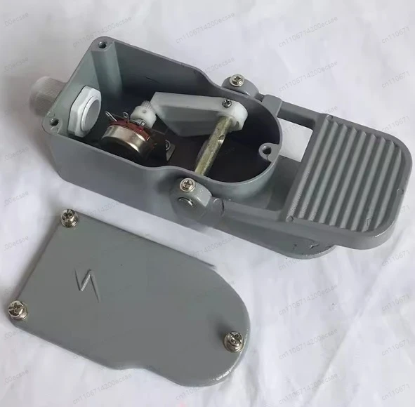 4.7k/10k/22K Potentiometer Pedal Switch Speed Governing Foot Switch Frequency Controller Governor Motor Pedal Switch
4.7k/10k/22K Potentiometer Pedal Switch Speed Governing Foot Switch Frequency Controller Governor Motor Pedal Switch