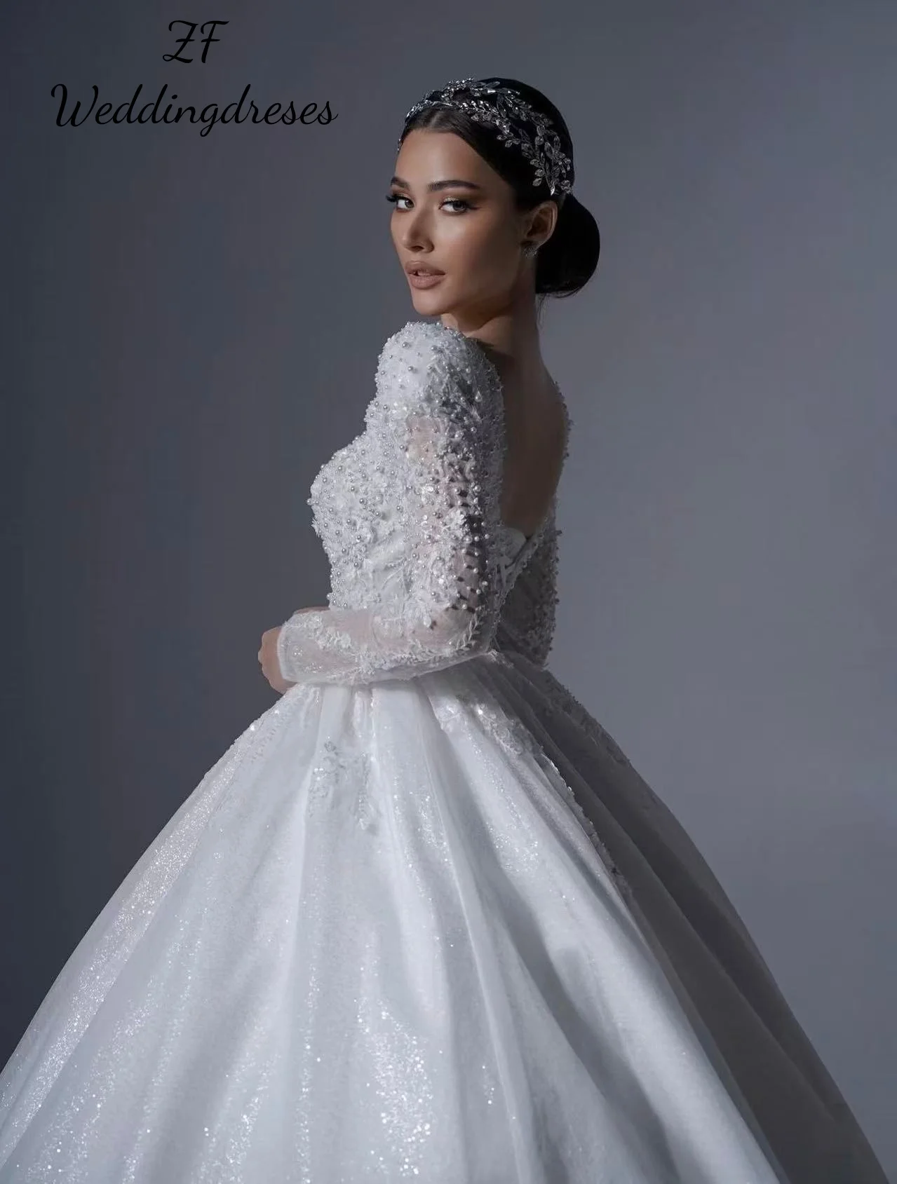 Customzied Ball Gown Luxury Wedding Dresses Boat Neck Long Sleeve Lace Sequined Princess Bridal Gowns Vestido De Novia
Customzied Ball Gown Luxury Wedding Dresses Boat Neck Long Sleeve Lace Sequined Princess Bridal Gowns Vestido De Novia