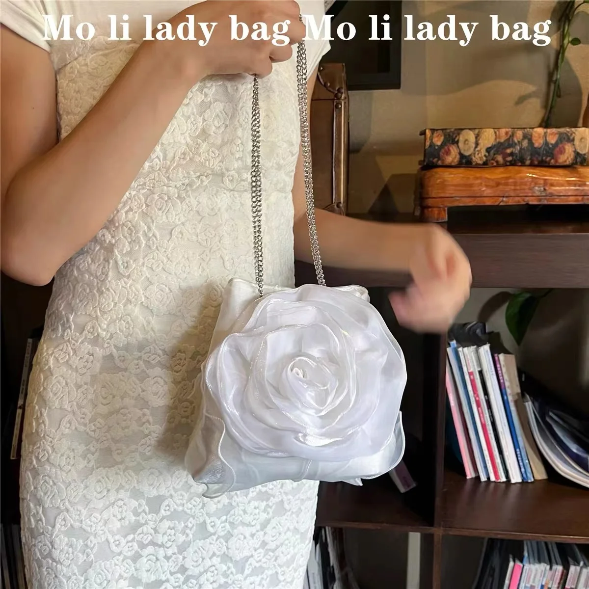 Solid White Rose Floral Bucket Bag Women Fashion Handbag Luxury Evening Bag Wedding Party Clutch Purse Female Shoulder Bag
Solid White Rose Floral Bucket Bag Women Fashion Handbag Luxury Evening Bag Wedding Party Clutch Purse Female Shoulder Bag