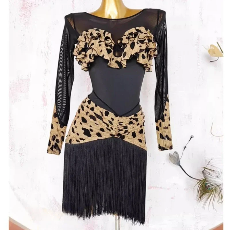 Новые женские костюмы для латинских танцев, костюмы с длинным рукавом и леопардовым принтом, юбки с кисточками, костюм для чача-румбы, платье для латинских танцев
Новые женские костюмы для латинских танцев, костюмы с длинным рукавом и леопардовым принтом, юбки с кисточками, костюм для чача-румбы, платье для латинских танцев