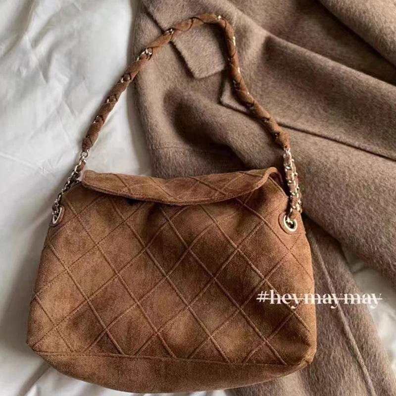 Autumn Winter Plush Diamond Grid Chain Single Shoulder Women's Bag New Fashion Design Large Capacity Texture Armpit Handbag
Autumn Winter Plush Diamond Grid Chain Single Shoulder Women's Bag New Fashion Design Large Capacity Texture Armpit Handbag