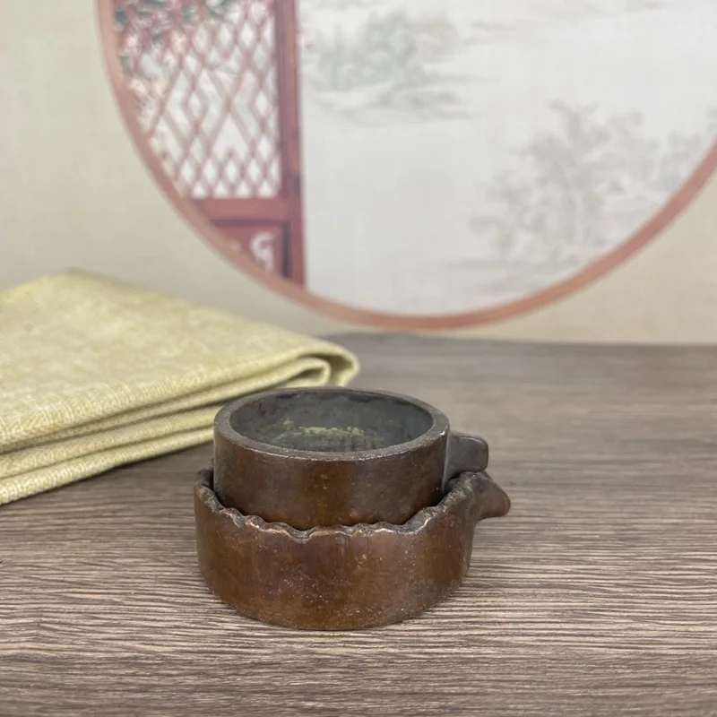 copper stone grinding agricultural tools mini double-layer old stone backflow creative rural table insert 
copper stone grinding agricultural tools mini double-layer old stone backflow creative rural table insert