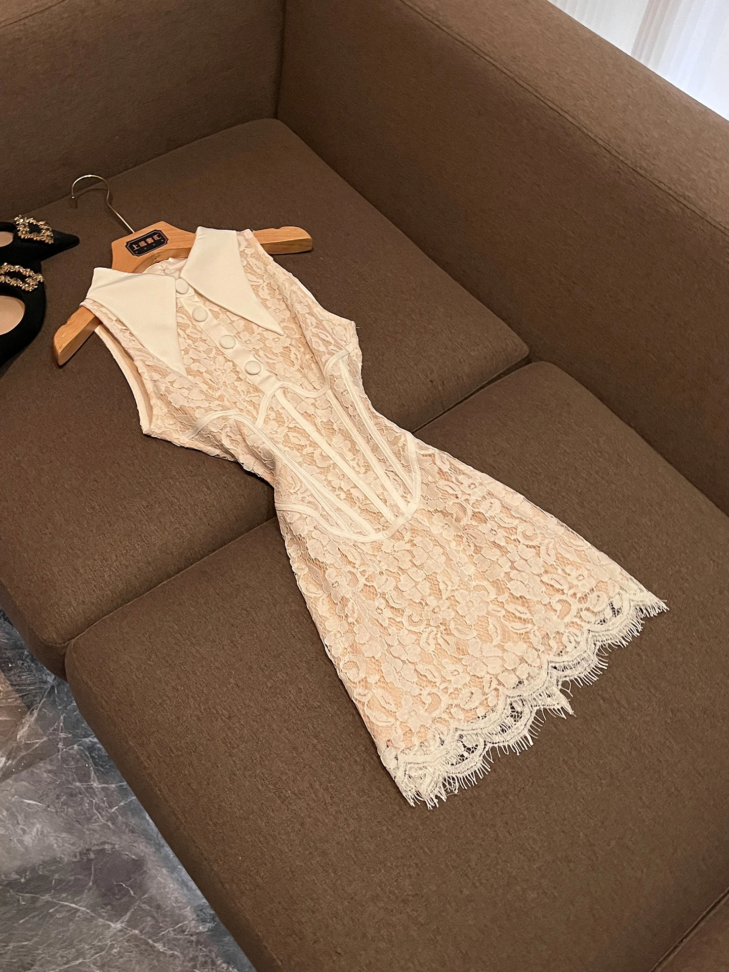 Elegant Lace Dress Turn-down Collar Slimming Summer New Arrival 2026 Classy Short Skirt P466 Polyester Fiber No Stretch A-lin...
Elegant Lace Dress Turn-down Collar Slimming Summer New Arrival 2026 Classy Short Skirt P466 Polyester Fiber No Stretch A-lin...