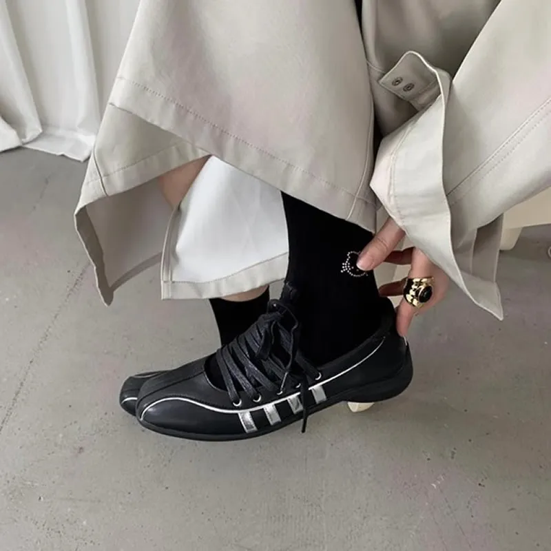 Designer Women's Sneakers Flats Casual Sport Shoes Spring 2025 Lace Up New Brand Running Ballet Dance Walking Mujer Sandalias
Designer Women's Sneakers Flats Casual Sport Shoes Spring 2025 Lace Up New Brand Running Ballet Dance Walking Mujer Sandalias
