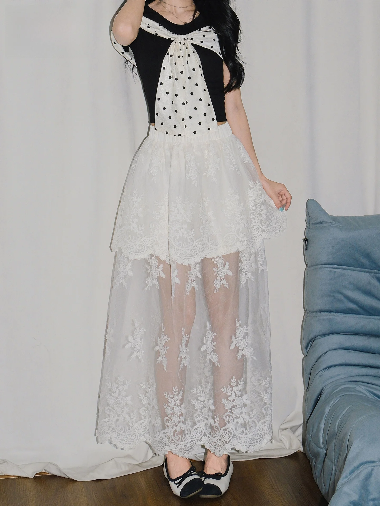 Retro Lace Splicing High Waist Half Skirt Women's New 2026 Summer Design Thin Mesh Long Skirt Casual Style A-Line Skirt
Retro Lace Splicing High Waist Half Skirt Women's New 2026 Summer Design Thin Mesh Long Skirt Casual Style A-Line Skirt