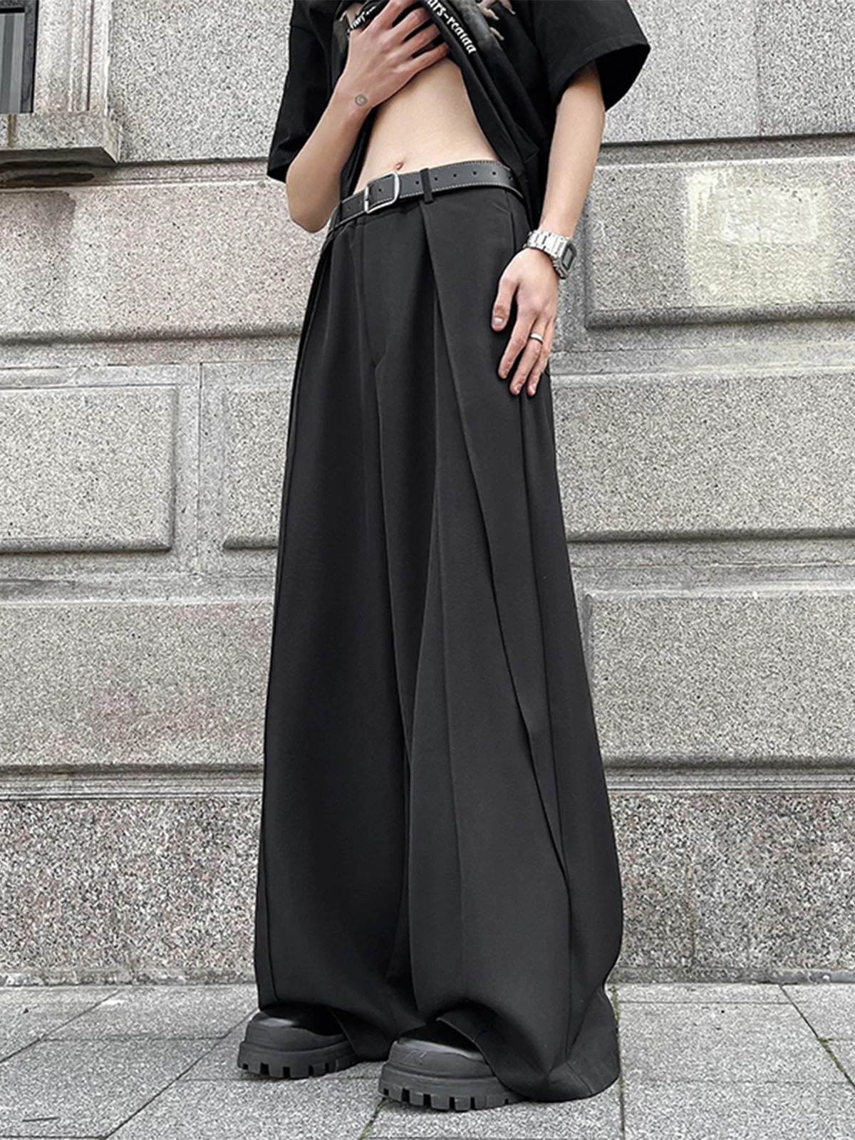 New Style Japanese Loose Fit Men's Suit Pants Lightweight Iron-Free Tailored Stackable Draped Wide Leg Floor-Length Trousers
New Style Japanese Loose Fit Men's Suit Pants Lightweight Iron-Free Tailored Stackable Draped Wide Leg Floor-Length Trousers