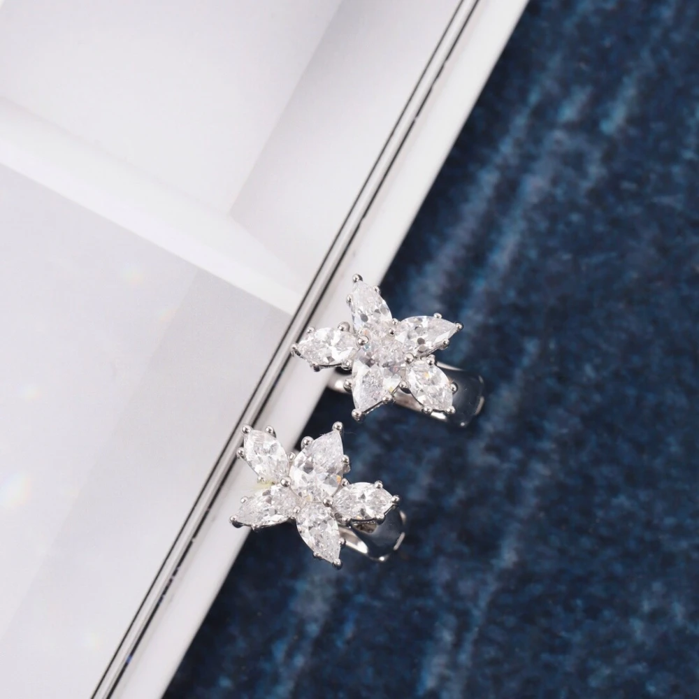 2024 Hot Water Drop Olive Zircon Flower Earrings Delicate Fashion Shiny High-Quality Jewelry
2024 Hot Water Drop Olive Zircon Flower Earrings Delicate Fashion Shiny High-Quality Jewelry