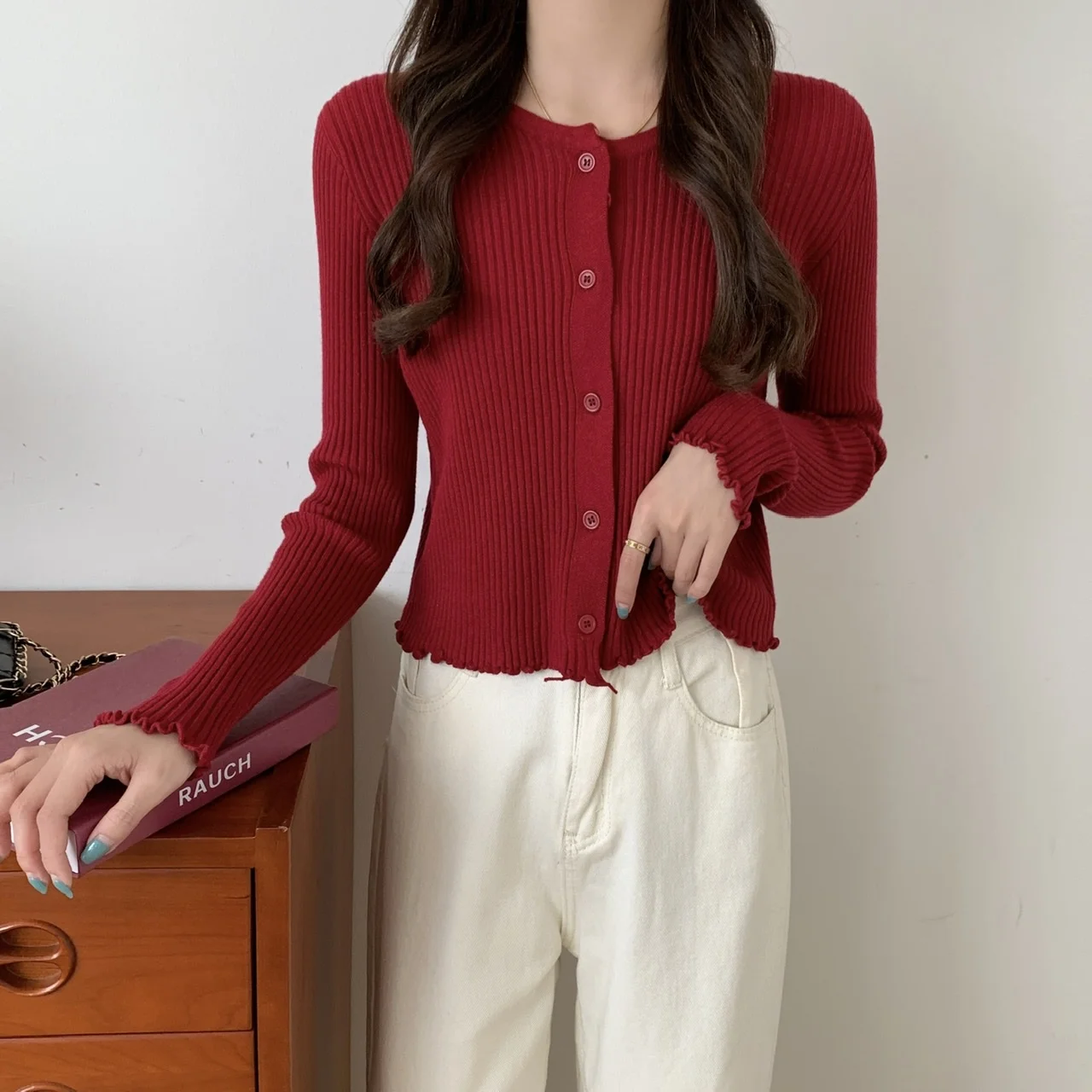 Sweater Spring And Autumn Women's Button Cardigan Short Small Fragrance Thin Coat Crew Neck Long Sleeve Korean Fashion Slim Top
Sweater Spring And Autumn Women's Button Cardigan Short Small Fragrance Thin Coat Crew Neck Long Sleeve Korean Fashion Slim Top