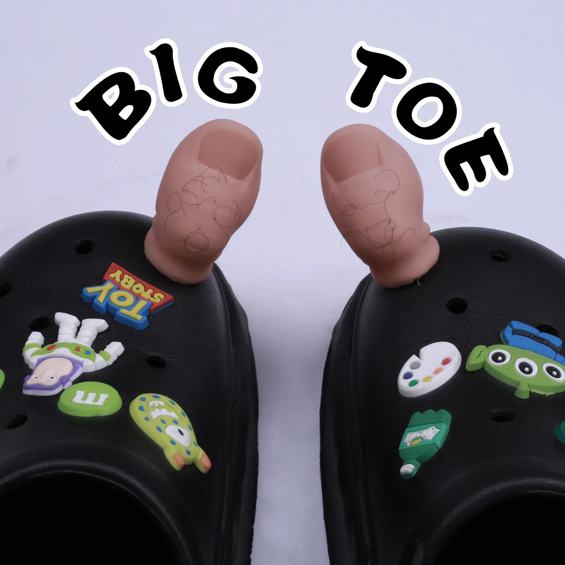 Funny Hilarious Hairy Toes Detachable Shoe Decoration Charms Suitable For Clogs Sandals Birthday Party Gift Idea
Funny Hilarious Hairy Toes Detachable Shoe Decoration Charms Suitable For Clogs Sandals Birthday Party Gift Idea