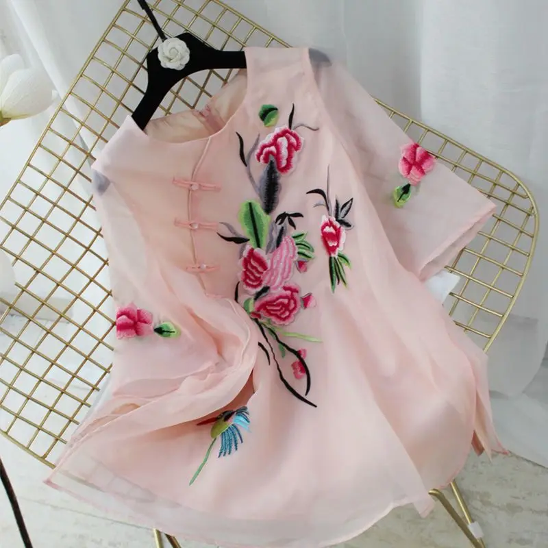Chinese-style Modified Women Tops Summer New Elegant Socialite Organ Yarn Embroidered Oblique Lace Large Size Cheongsam
Chinese-style Modified Women Tops Summer New Elegant Socialite Organ Yarn Embroidered Oblique Lace Large Size Cheongsam