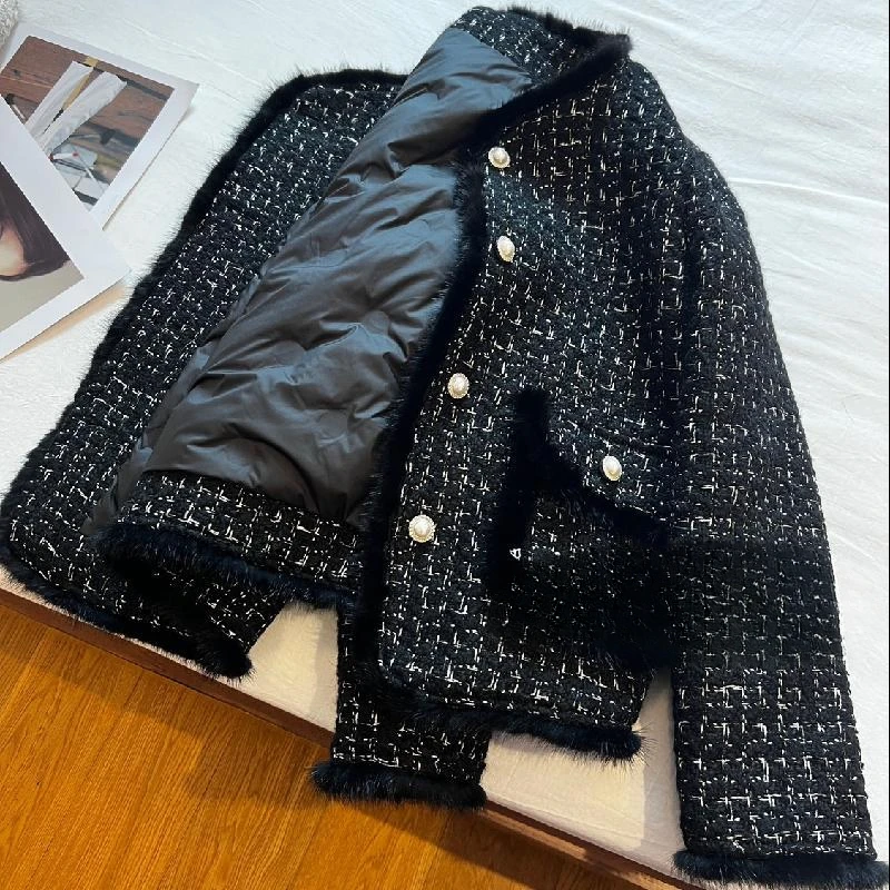 Winter White Duck Down Blended Women's Coat 2024 New Round Neck Long Sleeve Short Jacket Elegant Fashion E73
Winter White Duck Down Blended Women's Coat 2024 New Round Neck Long Sleeve Short Jacket Elegant Fashion E73