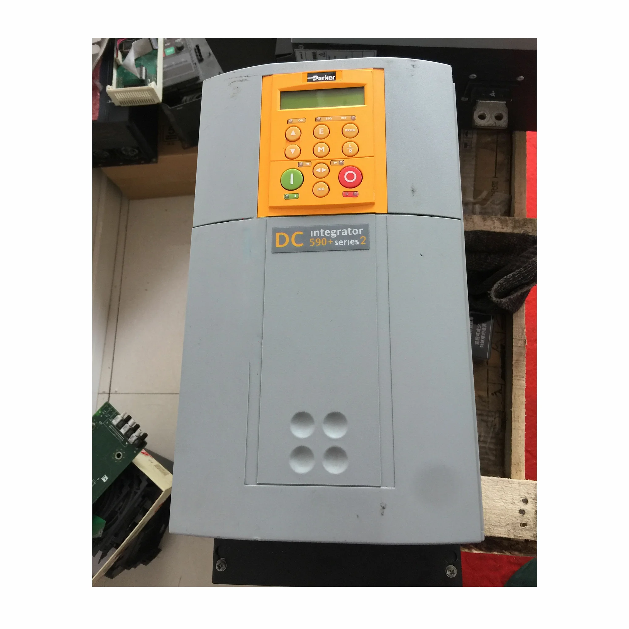 Оригинальный EUROTHERM 591P 01655000011 UKARM000 591P/0165/500/0011/UK/ARM/0/0/0 Контроллер скорости постоянного тока
Оригинальный EUROTHERM 591P 01655000011 UKARM000 591P/0165/500/0011/UK/ARM/0/0/0 Контроллер скорости постоянного тока