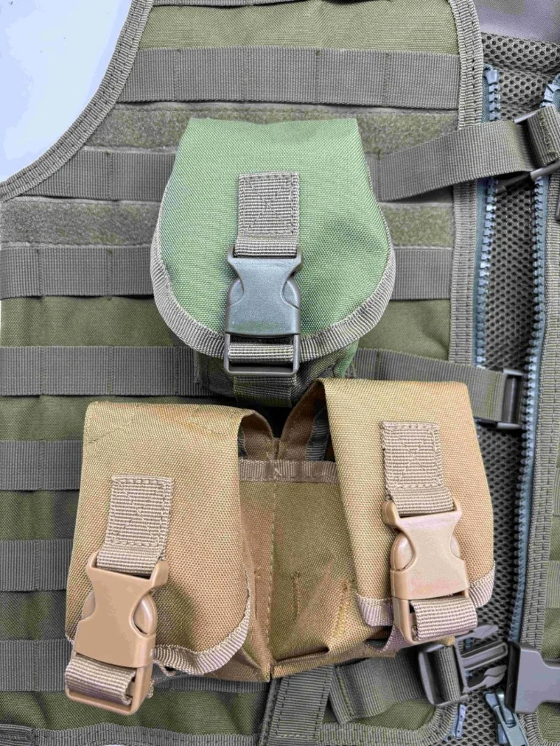 500D Tactical Molle Grenada Pouch Durable Single & Double Pouch Material Durability for Grenades Airsoft Accessories Magazine
500D Tactical Molle Grenada Pouch Durable Single & Double Pouch Material Durability for Grenades Airsoft Accessories Magazine