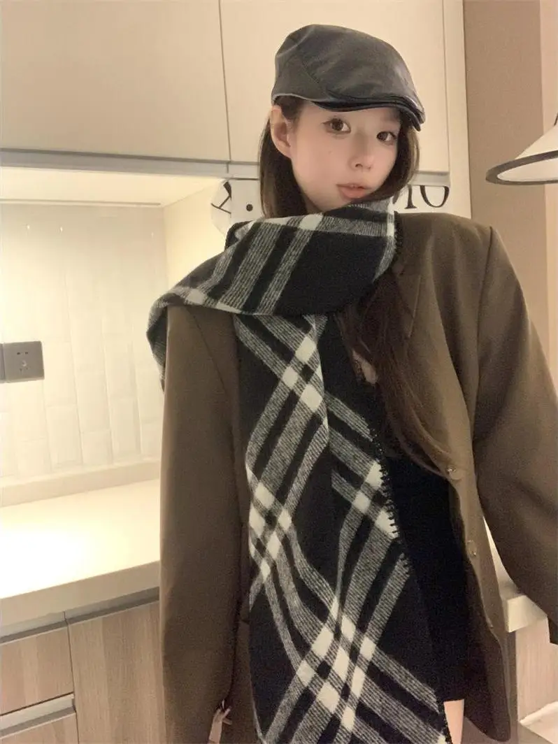 Женский шарф Choi Ji Won: универсальный, теплый, подходит ко всему, с эффектом премиум-класса. Новинка осень-зима 2025. Aosphere Sensation.
Женский шарф Choi Ji Won: универсальный, теплый, подходит ко всему, с эффектом премиум-класса. Новинка осень-зима 2025. Aosphere Sensation.