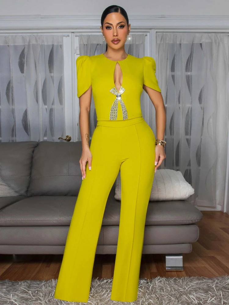 Doyerl Sparkly Diamonds Bow Party Jumpsuit Elegant Luxury Woman Short Sleeve O-neck Cut Out High Waist Wide Leg Rompers Elegant
Doyerl Sparkly Diamonds Bow Party Jumpsuit Elegant Luxury Woman Short Sleeve O-neck Cut Out High Waist Wide Leg Rompers Elegant