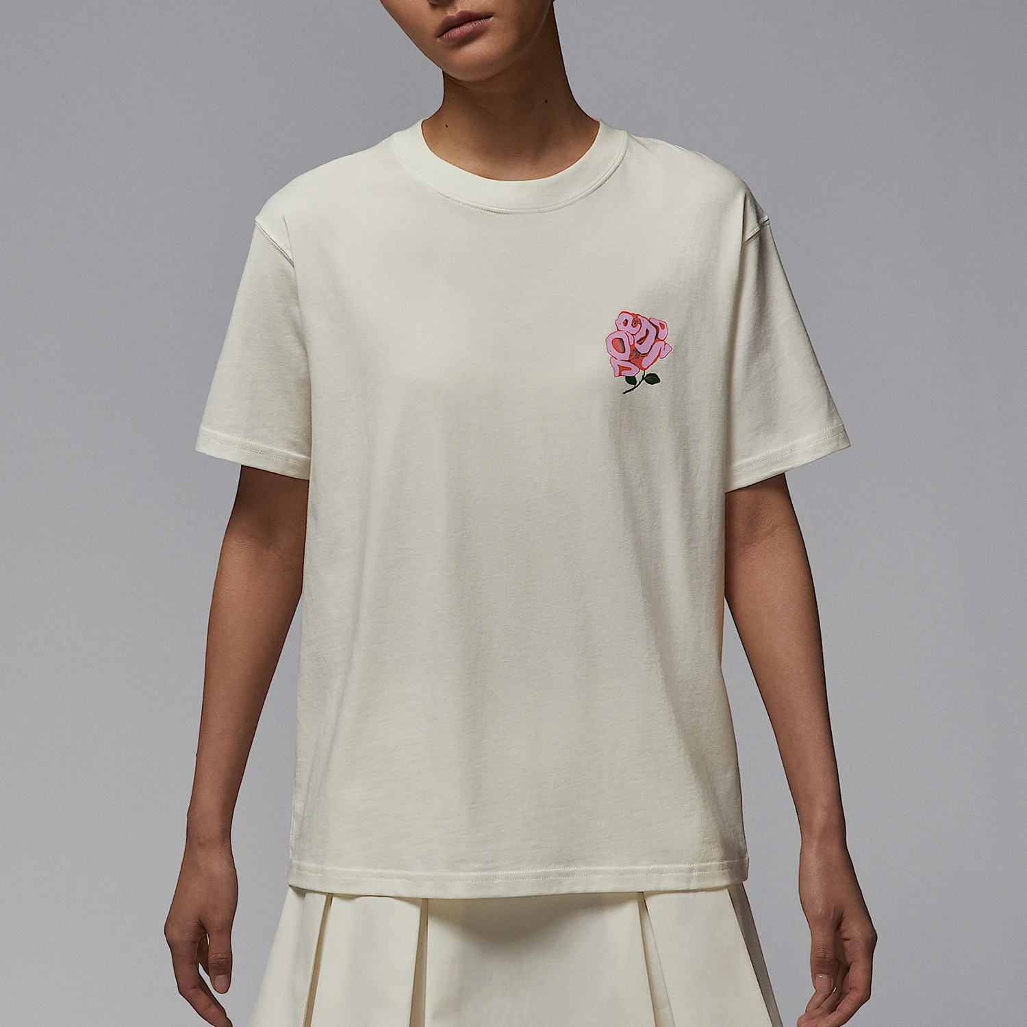 Nike genuine JORDAN Women's Pattern Rose Print Breathable T-shirt HJ0194-133
Nike genuine JORDAN Women's Pattern Rose Print Breathable T-shirt HJ0194-133