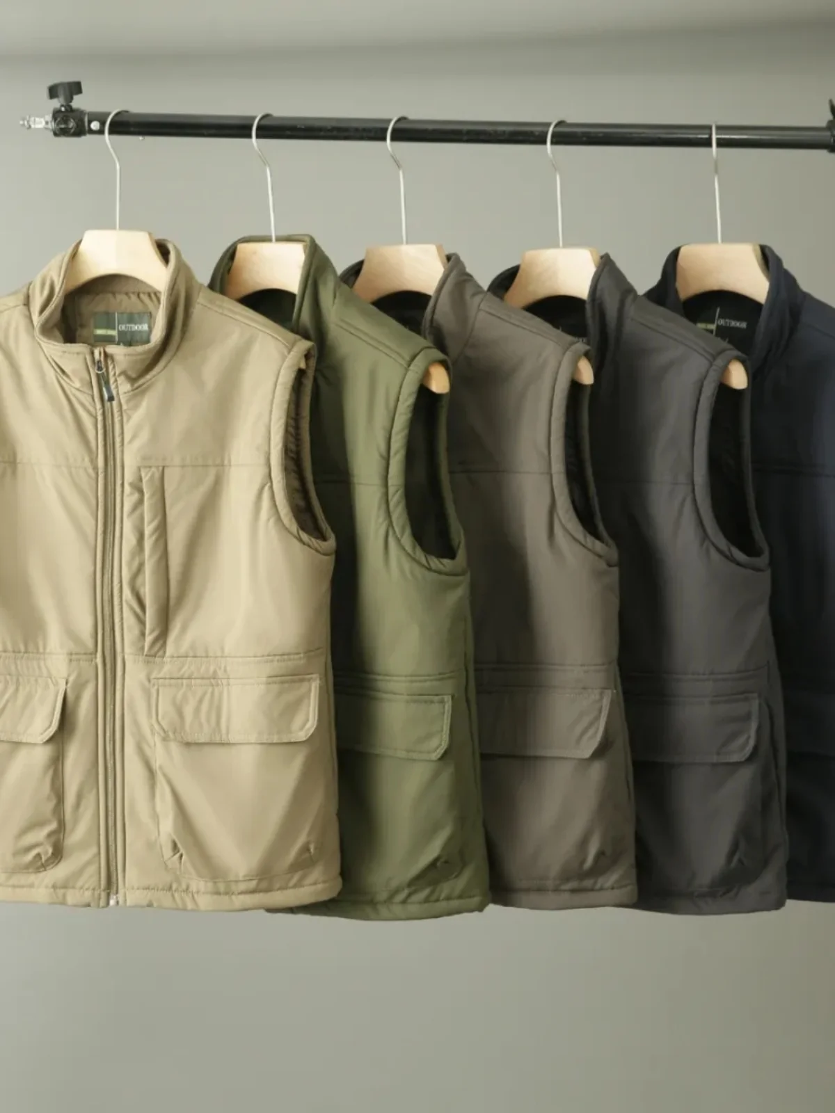 Warm Fleece Vest Men's Outdoor Casual Thickened Autumn Winter Vest Windproof Waterproof Youth Standard Fit Daily Wear
Warm Fleece Vest Men's Outdoor Casual Thickened Autumn Winter Vest Windproof Waterproof Youth Standard Fit Daily Wear