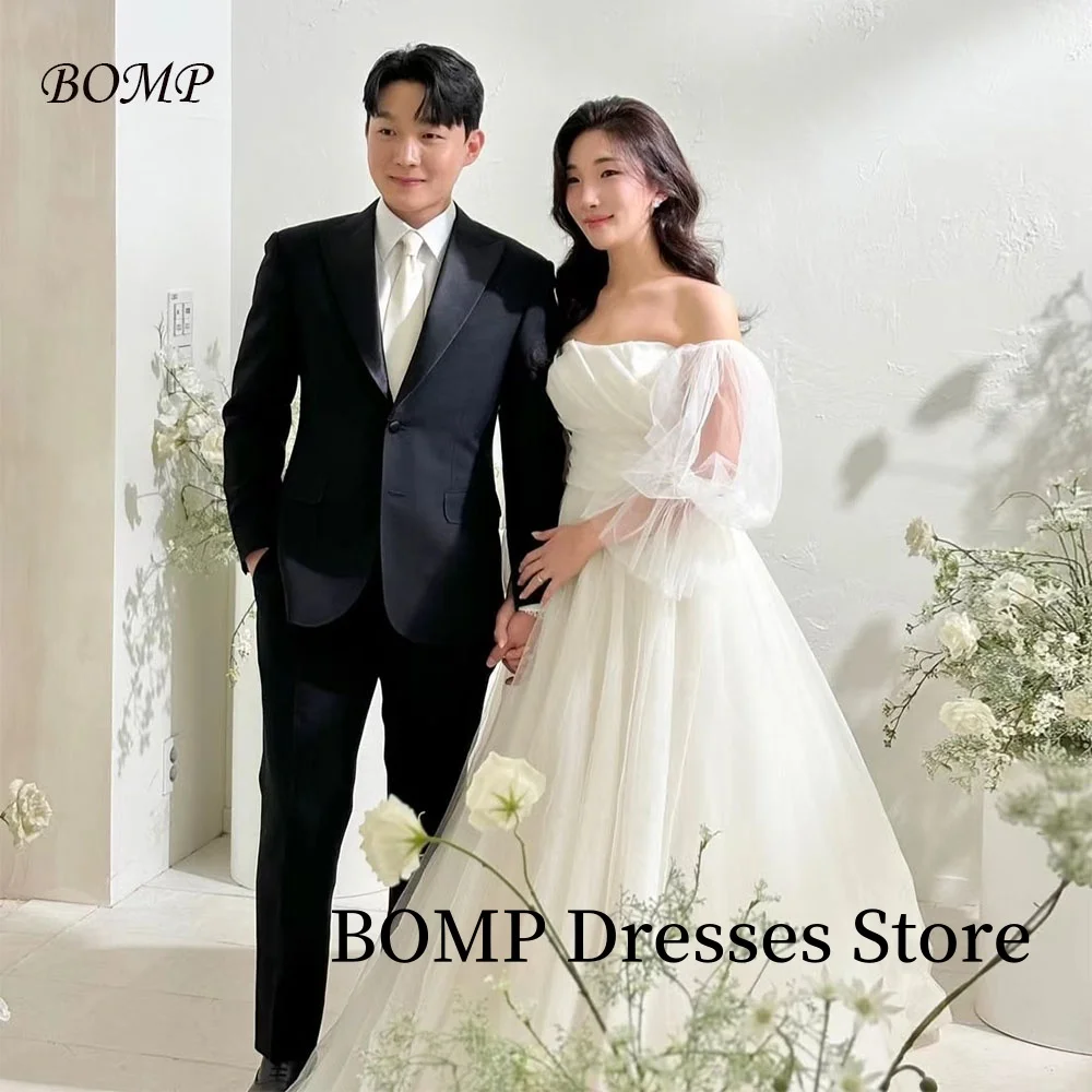 BOMP Elegant Wedding Dress A-Line Illusion Puff Sleeves Off the Shoulder Floor Length Bridal Gown Korea Photo Shoot Customized
BOMP Elegant Wedding Dress A-Line Illusion Puff Sleeves Off the Shoulder Floor Length Bridal Gown Korea Photo Shoot Customized