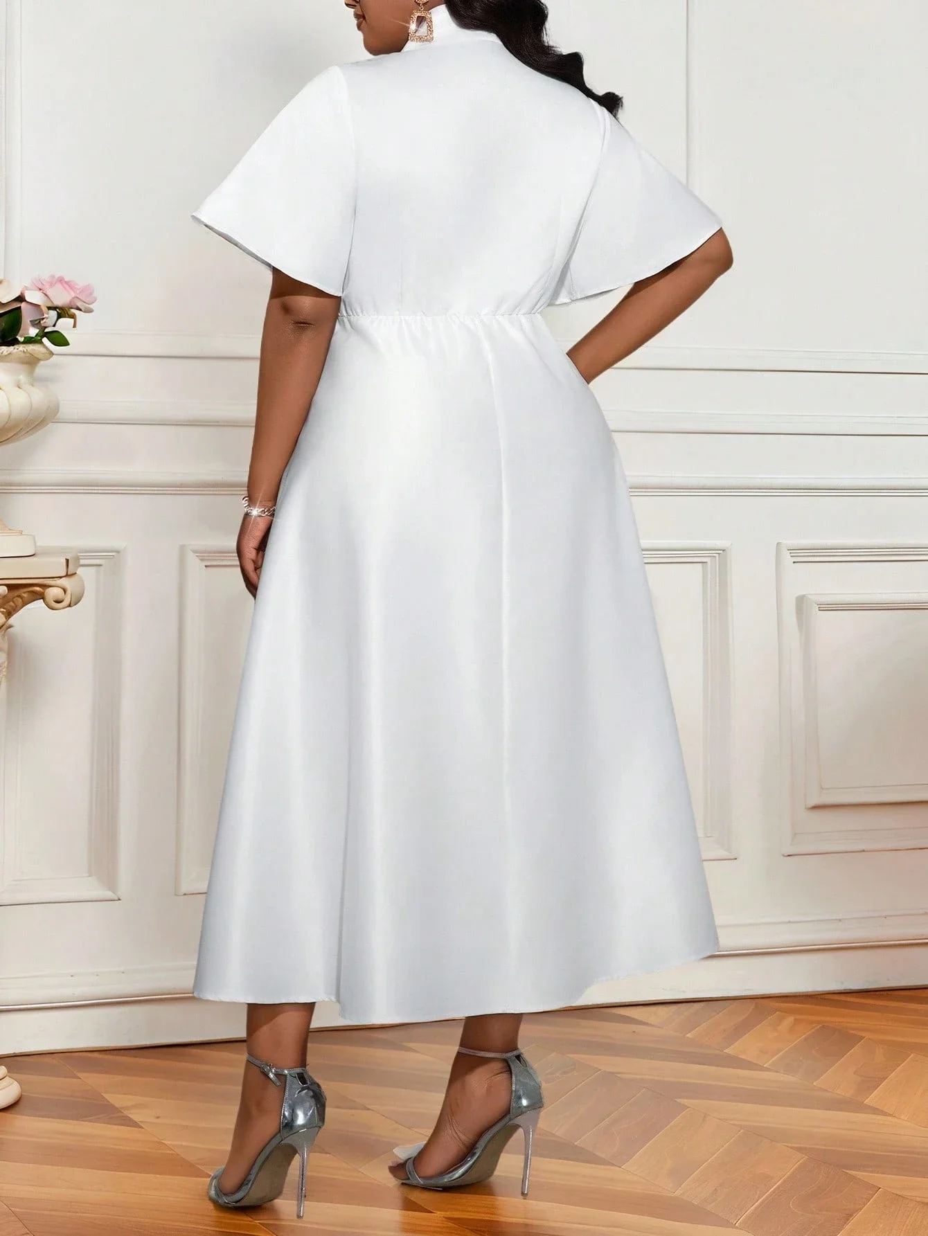 Elegant Plus Size White A-Line Dress With Cinched Waist For Wedding Guest Party
Elegant Plus Size White A-Line Dress With Cinched Waist For Wedding Guest Party