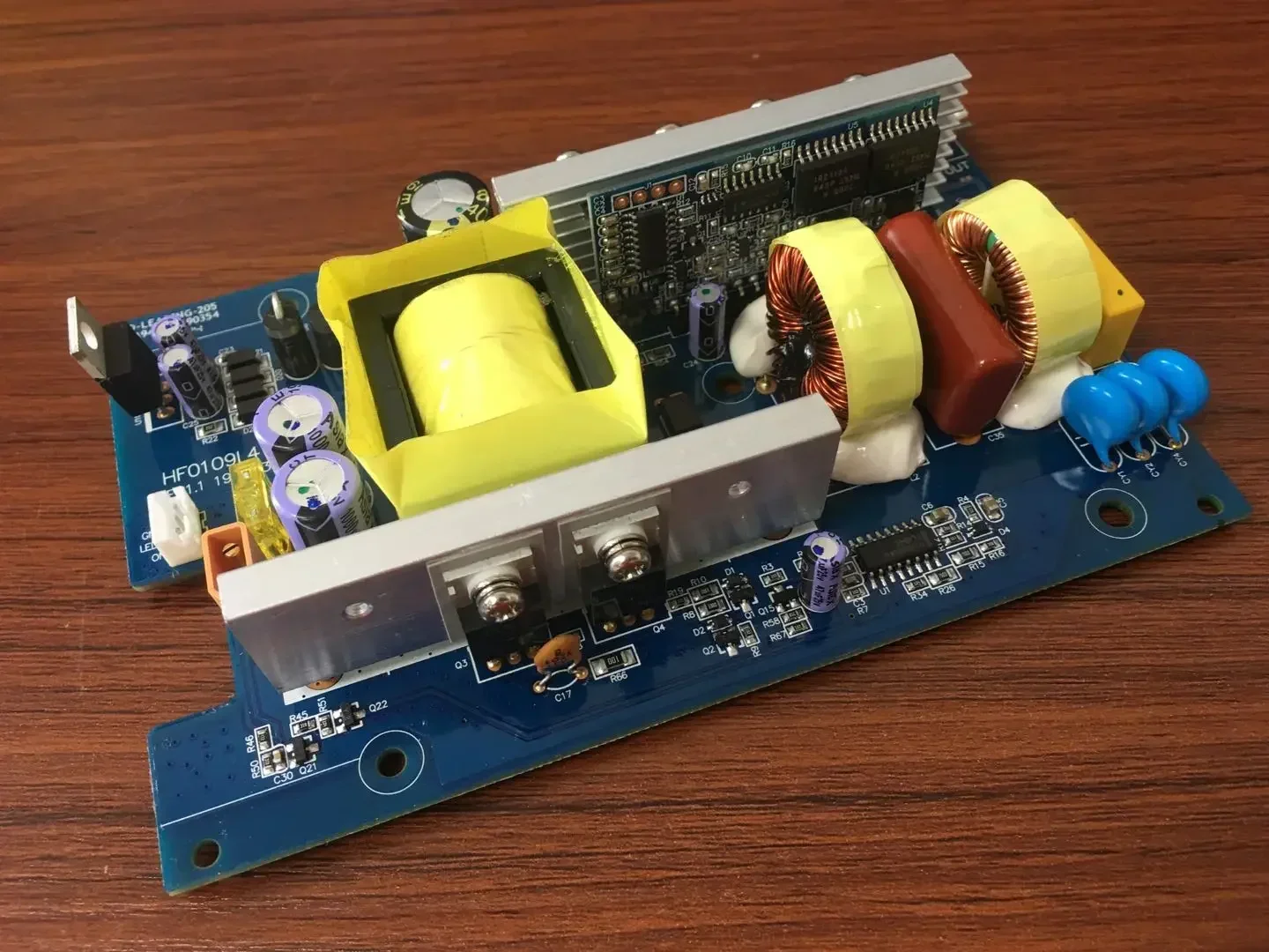 Pure Sine Wave 150W Small Inverter DC12V to AC220V/110V Energy Storage Equipment Power Inverter Module 
Pure Sine Wave 150W Small Inverter DC12V to AC220V/110V Energy Storage Equipment Power Inverter Module