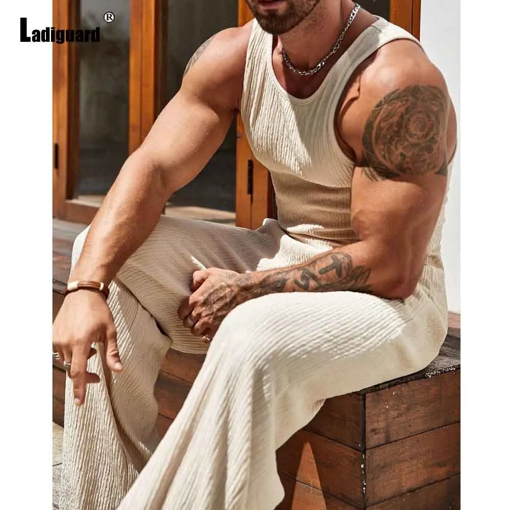 Mens Casual Knitted Two Piece Sets 2025 America and Europe Skinny Vest and Straight Leg Pants Suit Male Beach Tracksuits Set New
Mens Casual Knitted Two Piece Sets 2025 America and Europe Skinny Vest and Straight Leg Pants Suit Male Beach Tracksuits Set New