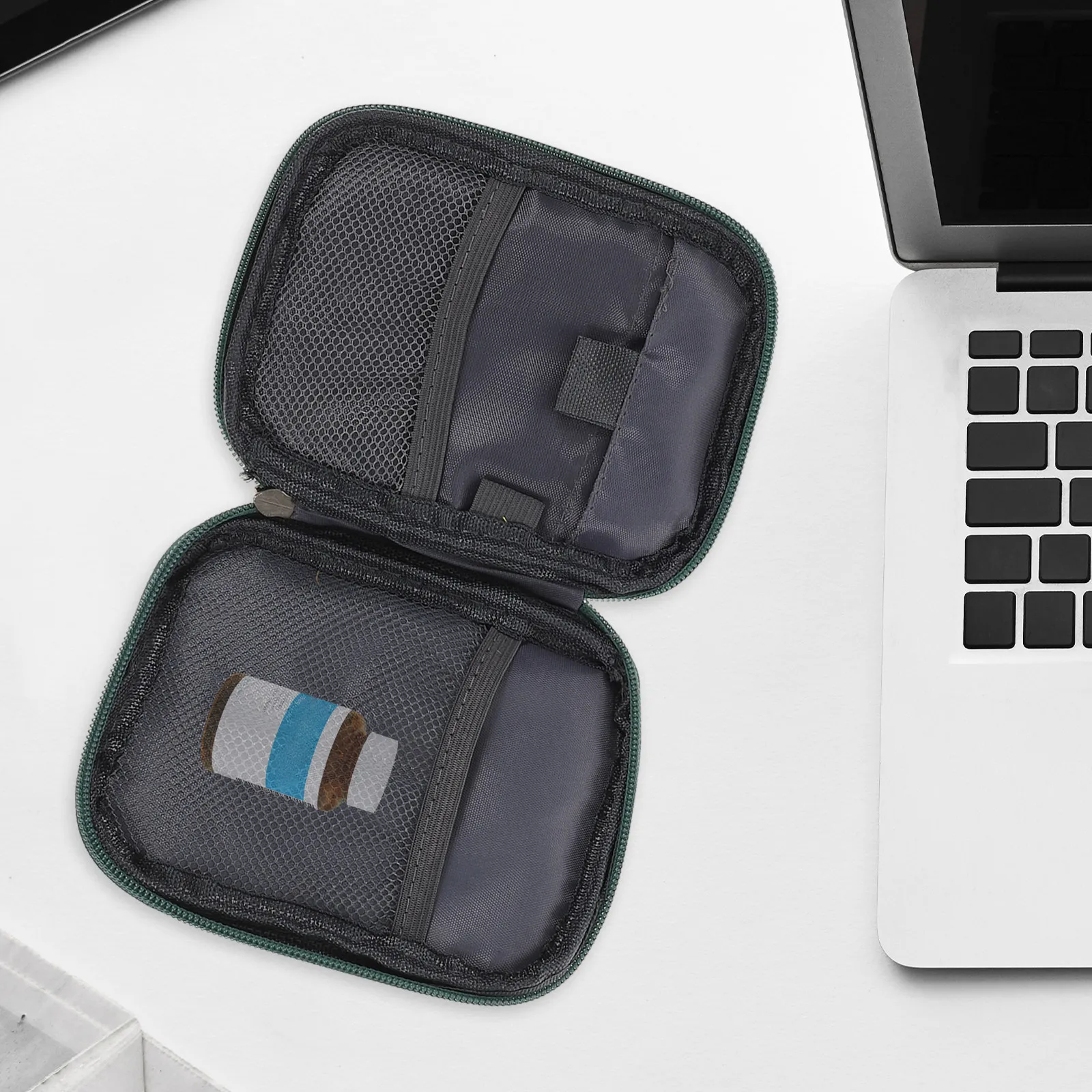 2 шт. портативные аптечки для дома, путешествий, спорта на открытом воздухе, водонепроницаемые, износостойкие, для экстренной помощи
2 шт. портативные аптечки для дома, путешествий, спорта на открытом воздухе, водонепроницаемые, износостойкие, для экстренной помощи