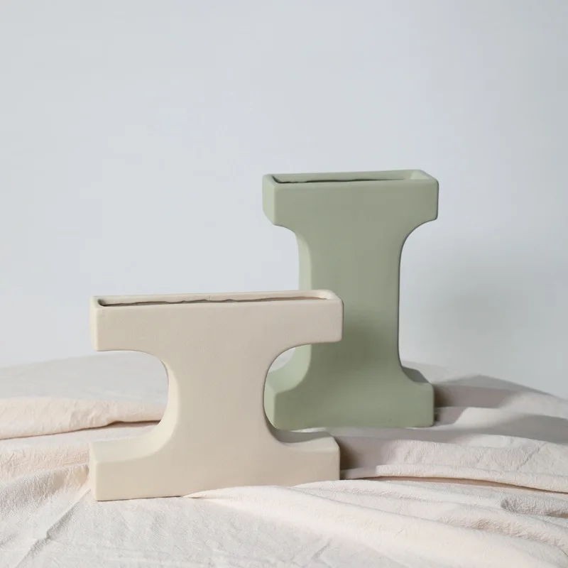 Nordic Ins Morandi Art Ceramic Vase, Frosted Geometric Letter, I-shaped, Modern, Simple, Home Decoration, Ceramic Ornaments
Nordic Ins Morandi Art Ceramic Vase, Frosted Geometric Letter, I-shaped, Modern, Simple, Home Decoration, Ceramic Ornaments