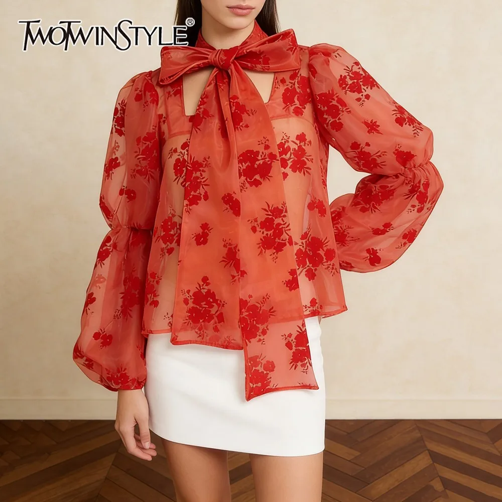 Женская рубашка TWOTWINSTYLE с красными вставками и шнуровкой, квадратным воротником, длинными рукавами, свободного кроя, в стиле французской литературы, осенняя мода, новинка.
Женская рубашка TWOTWINSTYLE с красными вставками и шнуровкой, квадратным воротником, длинными рукавами, свободного кроя, в стиле французской литературы, осенняя мода, новинка.
