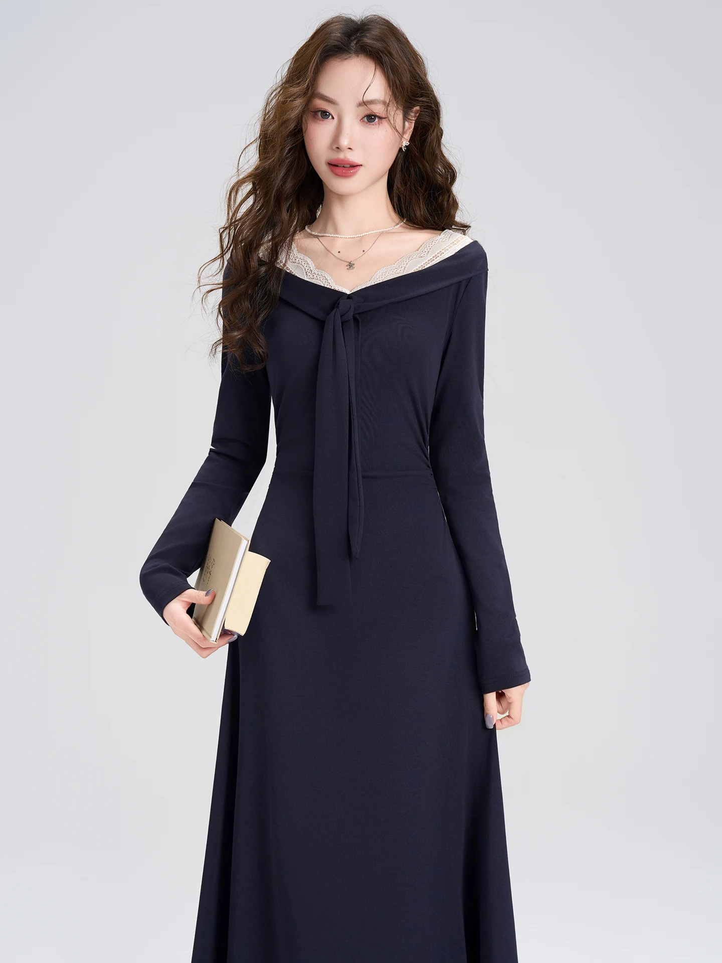 Blue Long Sleeve Lace Dress Women's Commute Style A-Line Skirt Waist-Cinching High Waist Spring New Fashion Korean Dress
Blue Long Sleeve Lace Dress Women's Commute Style A-Line Skirt Waist-Cinching High Waist Spring New Fashion Korean Dress
